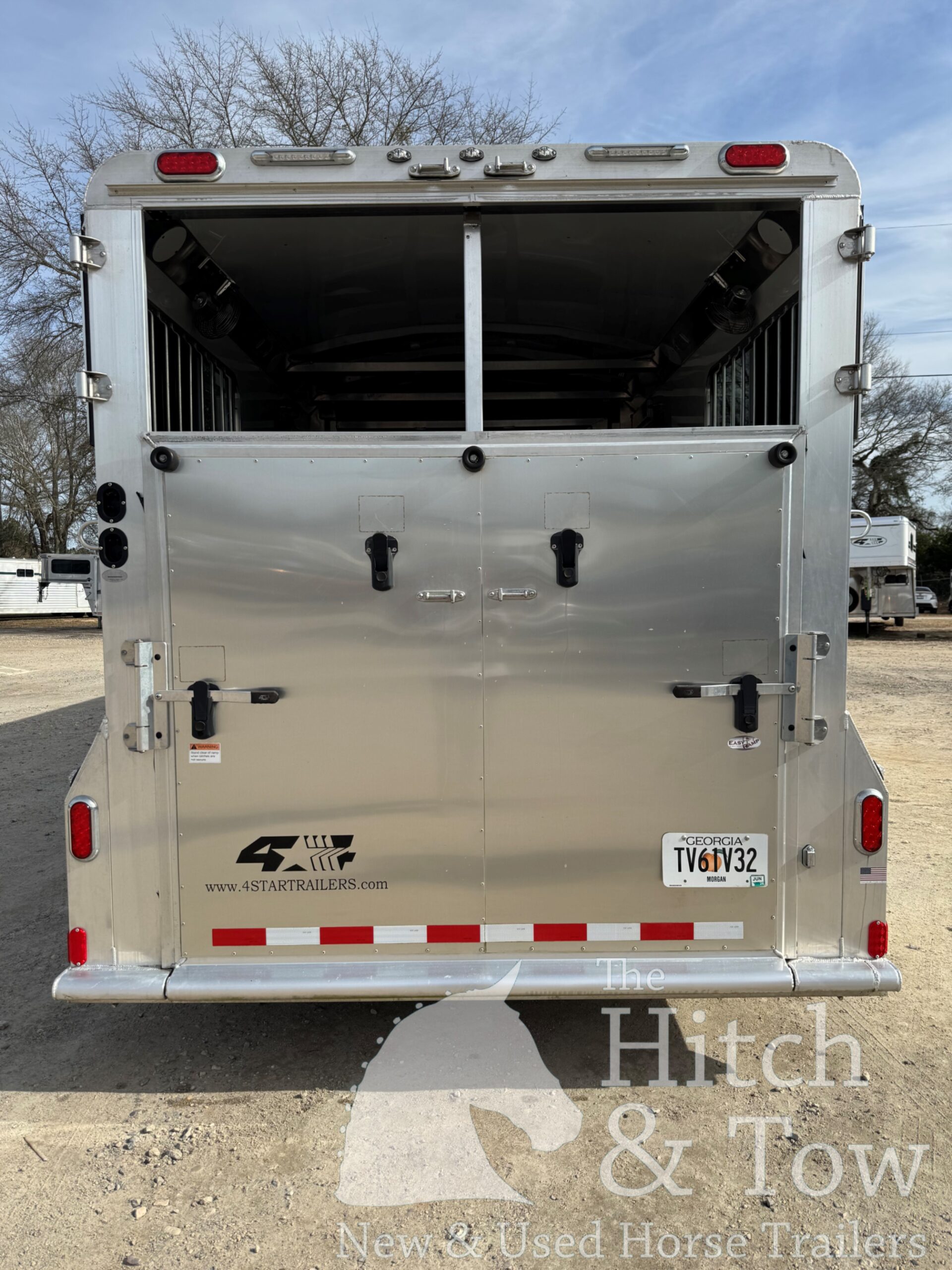 2022 4 STAR 4 HORSE HEAD TO HEAD, MAKES INTO 3 BOX STALLS!!! $79,900