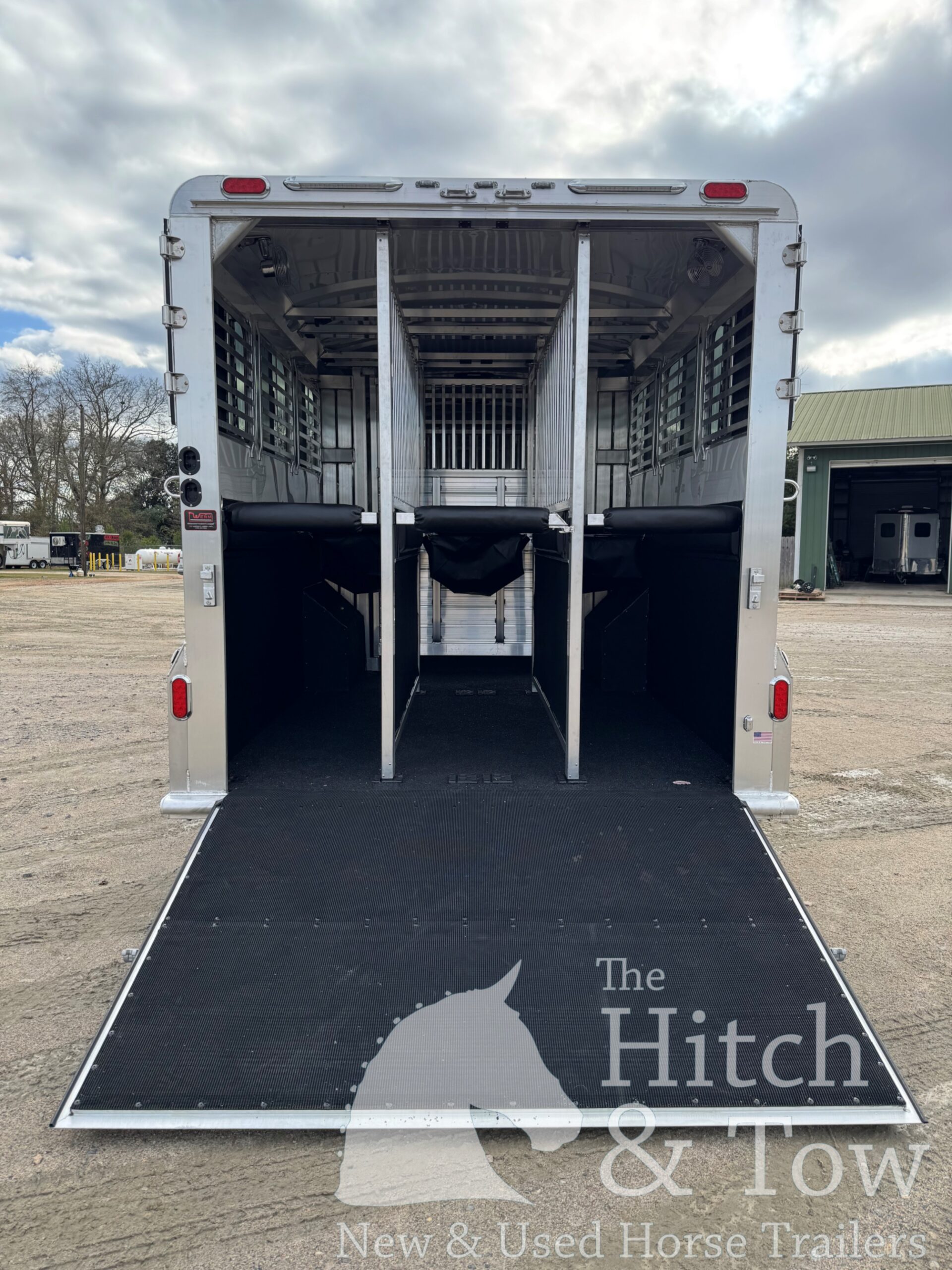 2026 4 STAR 6-8 HORSE HEAD TO HEAD W/ AIR RIDE & MANY UPGRADES $159,900