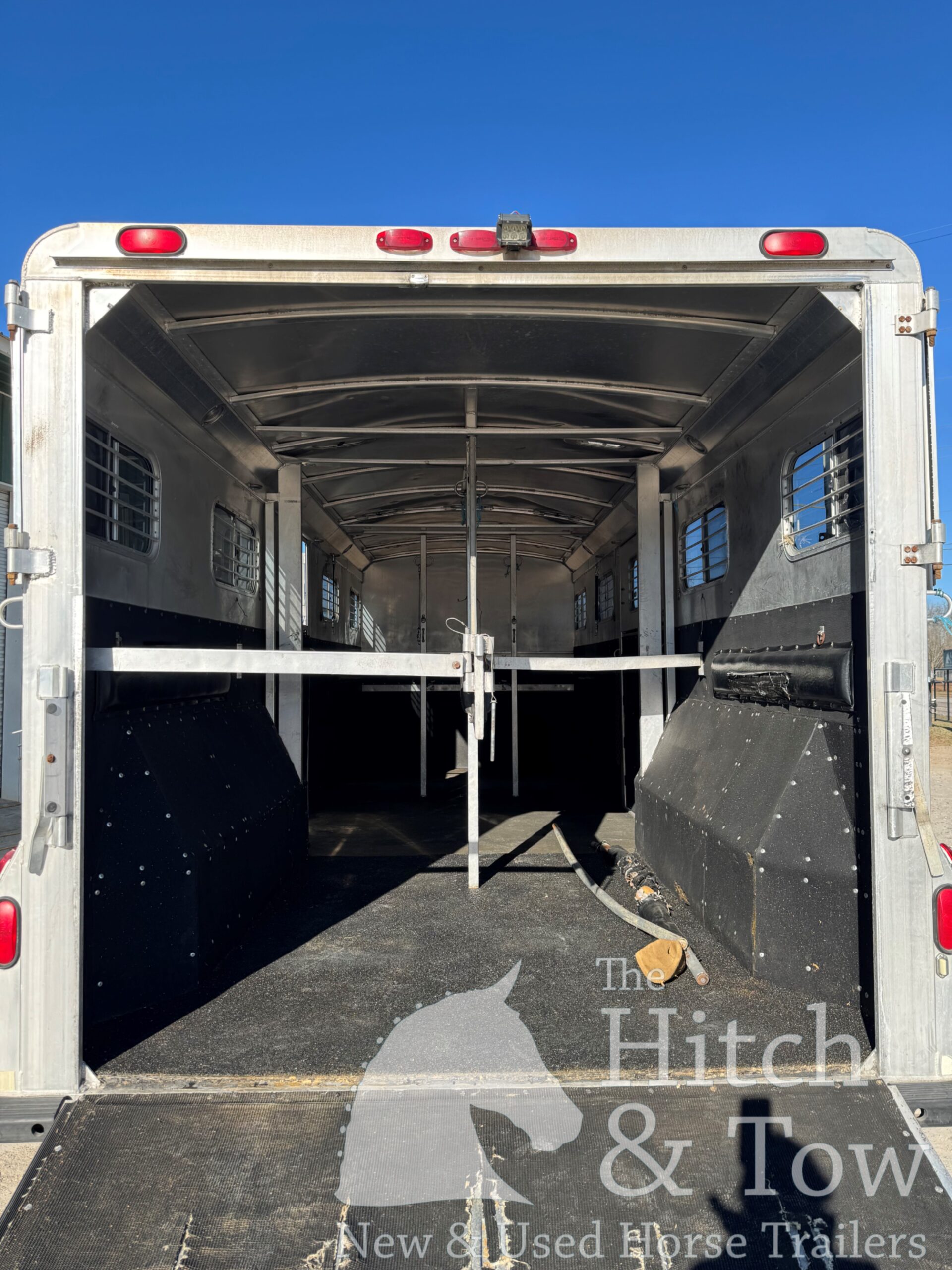 TRAINERS TRAILER!! 2002 4 STAR 5 HORSE HEAD TO HEAD $34,900