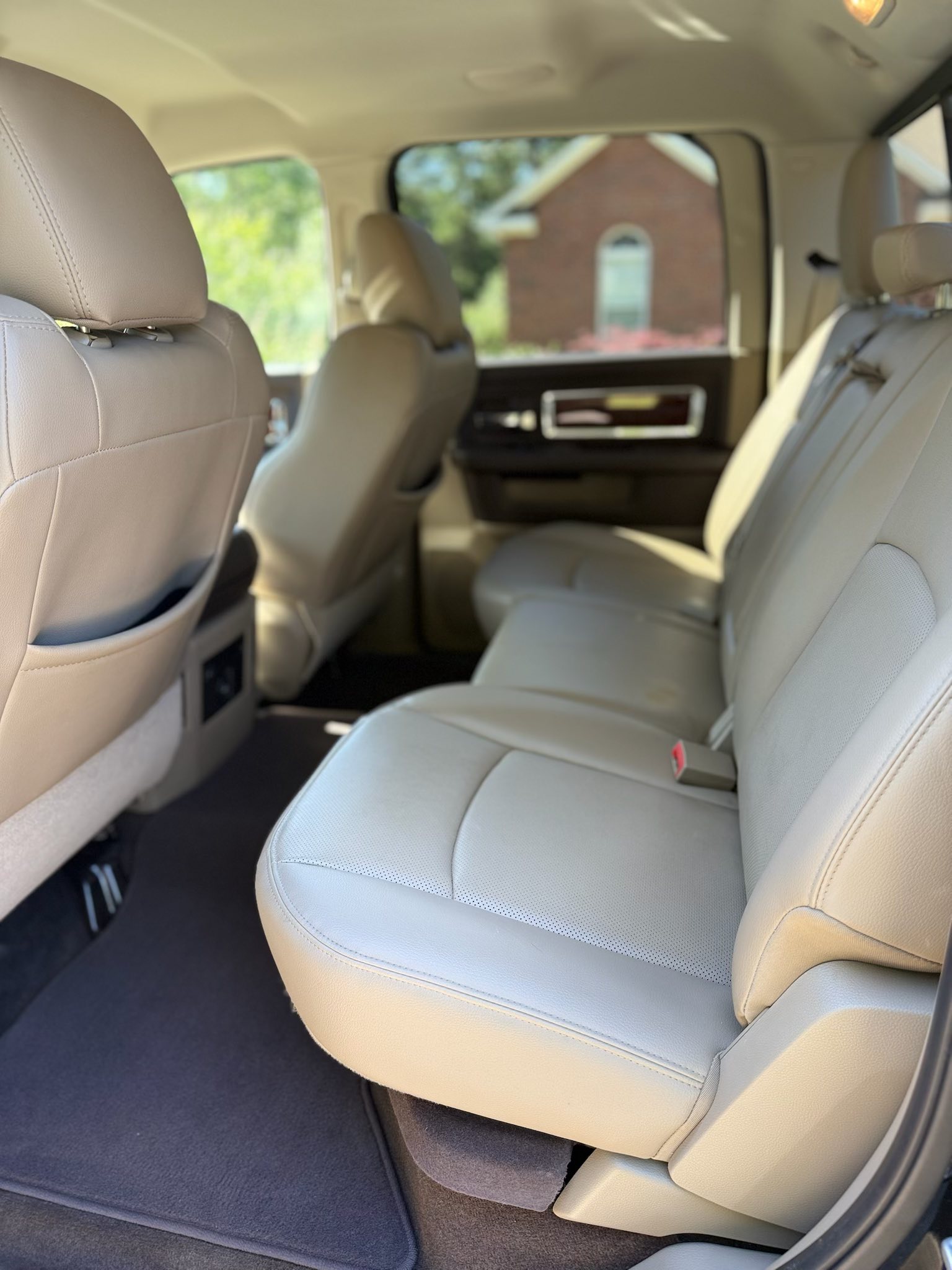 2012 Ram 3500 HD 4×4 Laramie $47,500