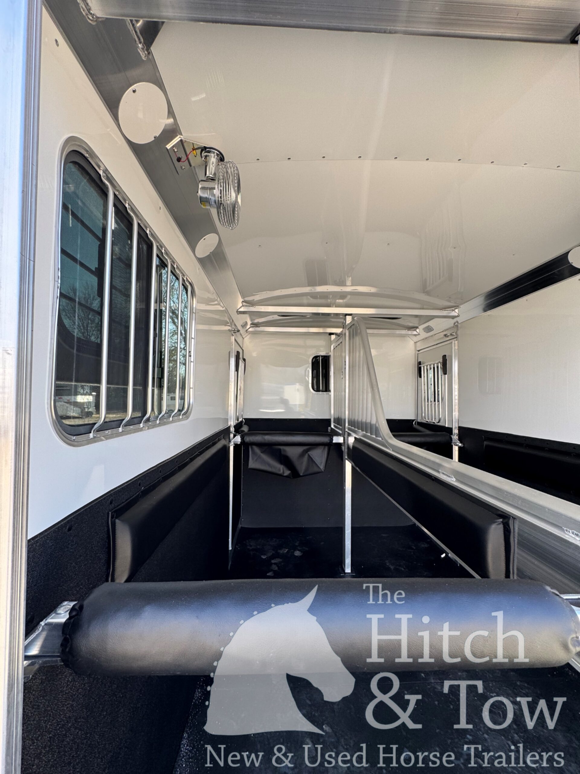 2026 4 STAR 2 HORSE STRAIGHT LOAD BUMPER PULL! $37,900