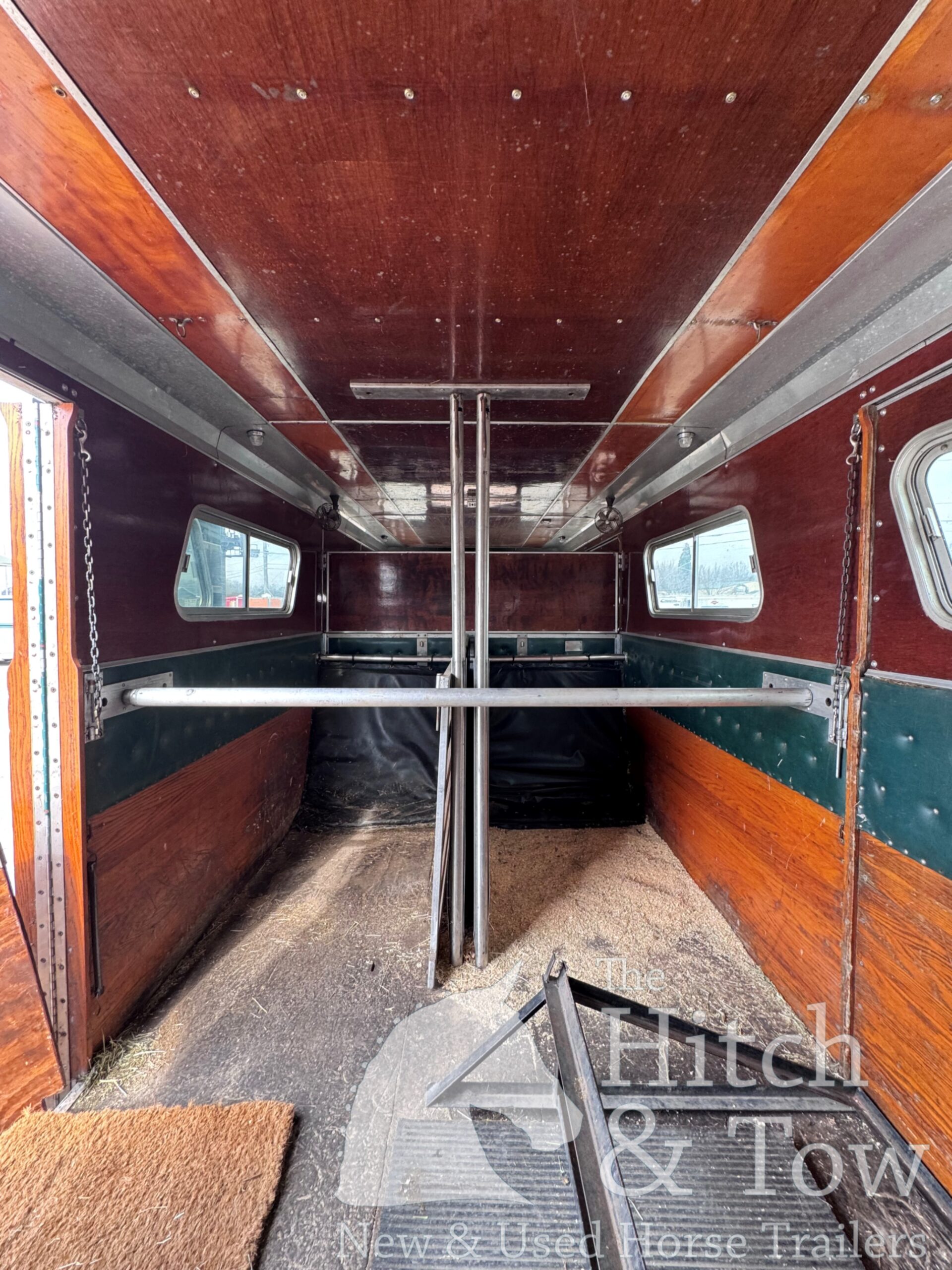 2004 FORD F750 6 HORSE HEAD TO HEAD HORSE VAN! $75,000