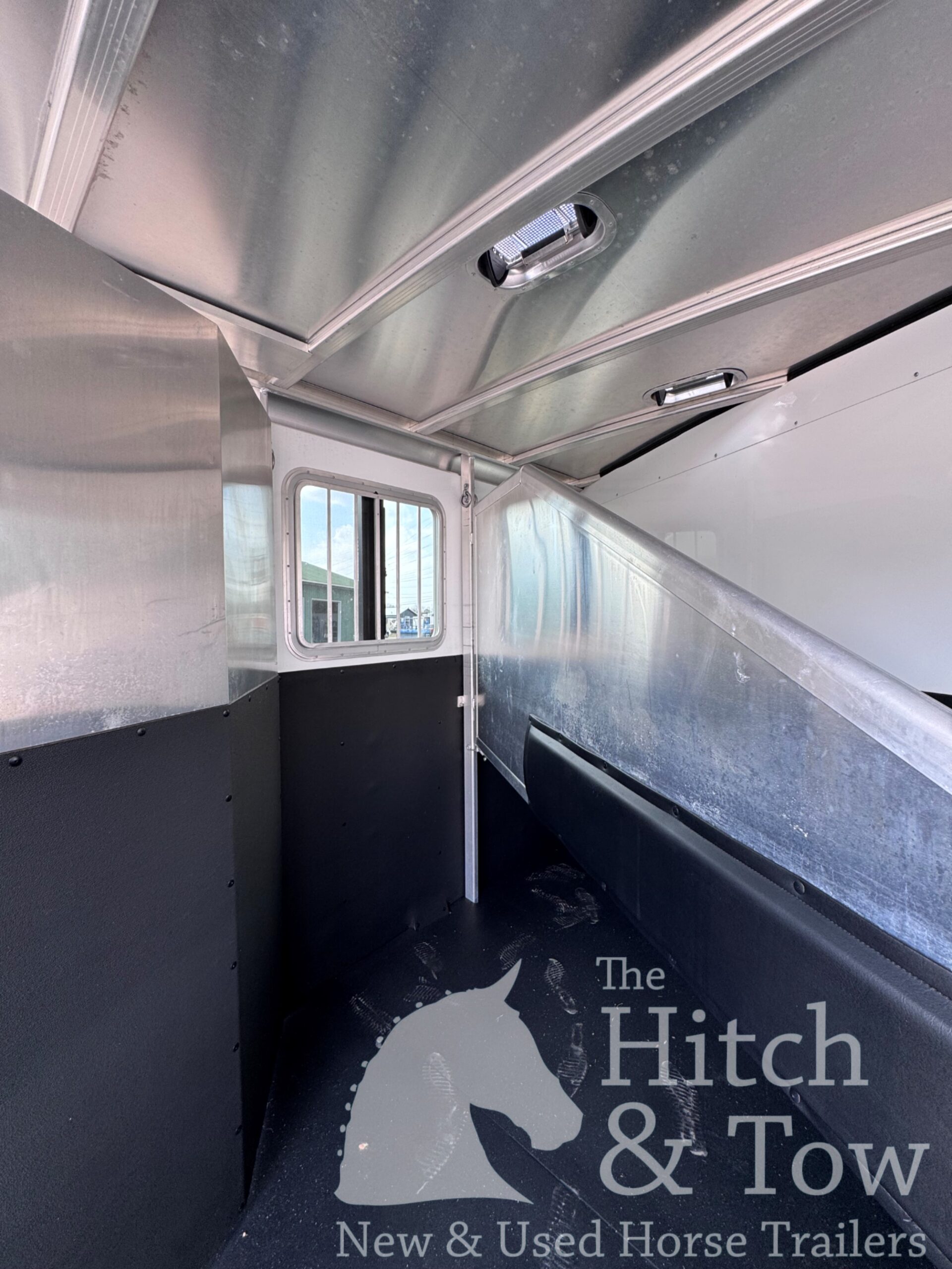 2017 EXISS 2 HORSE SLANT BUMPERPULL TRAILER $17,900