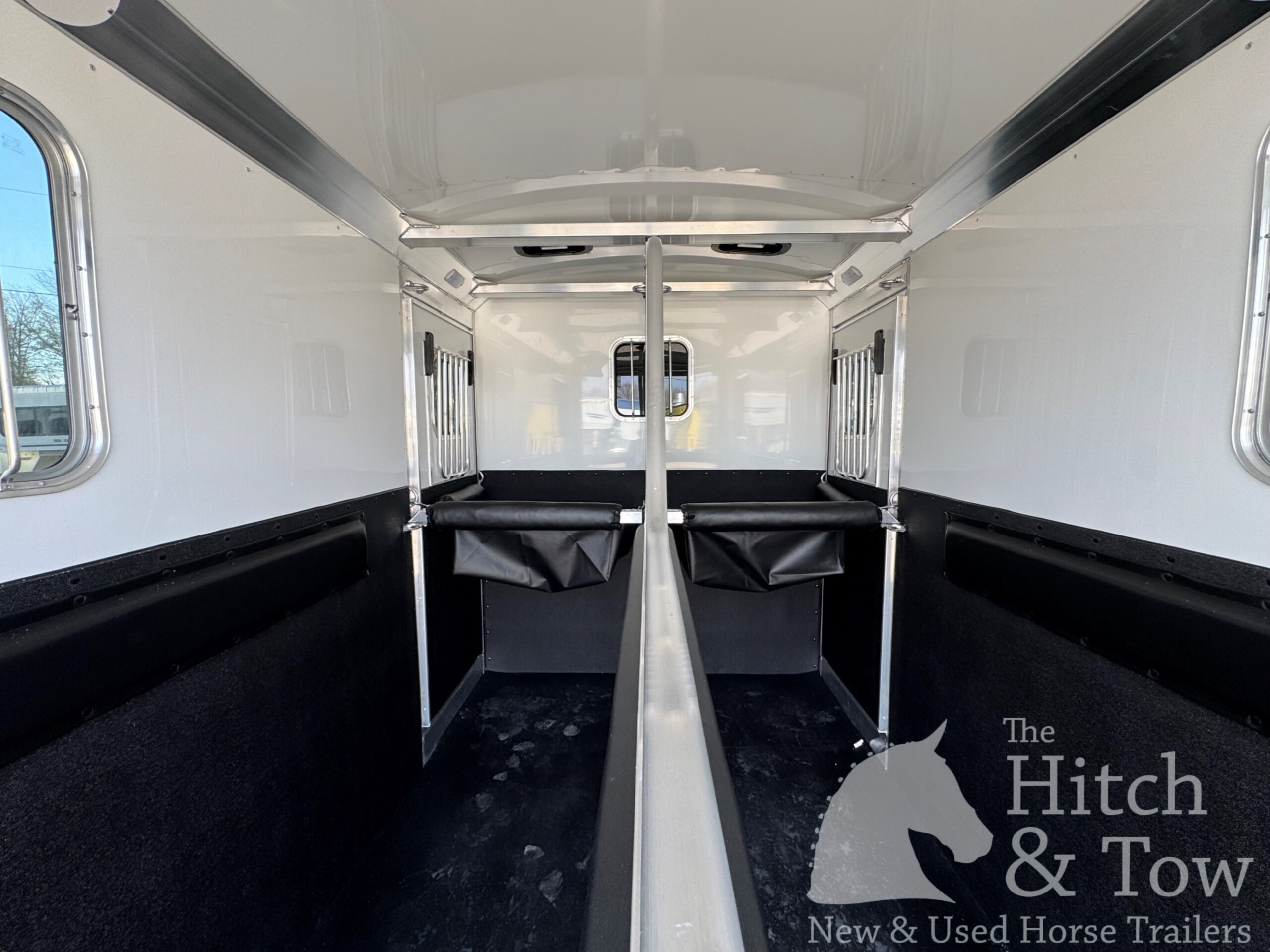 2026 4 STAR 2 HORSE STRAIGHT LOAD BUMPER PULL! $37,900