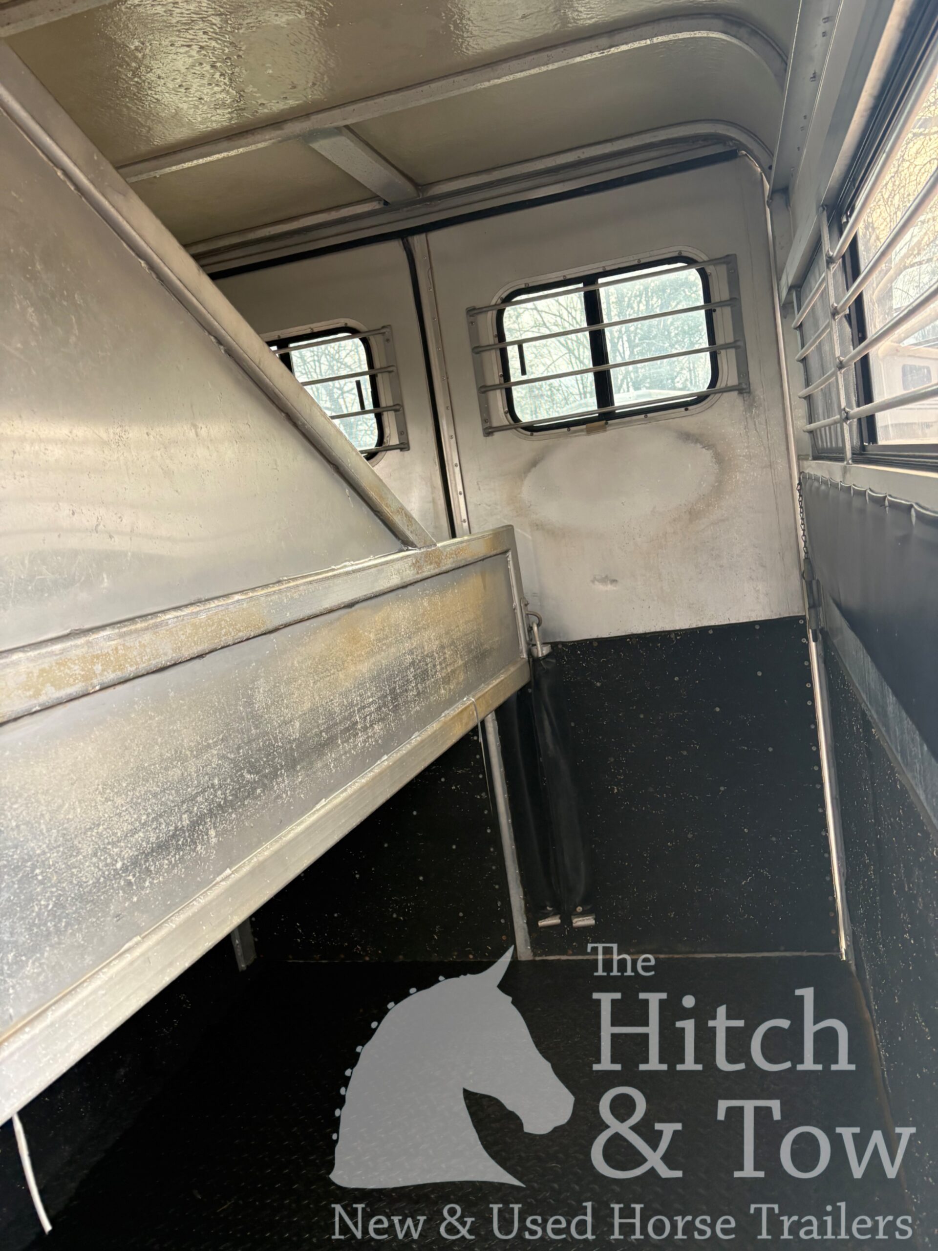 1997 GORE 2 HORSE BUMPER PULL W/ DRESSING ROOM! $6,900