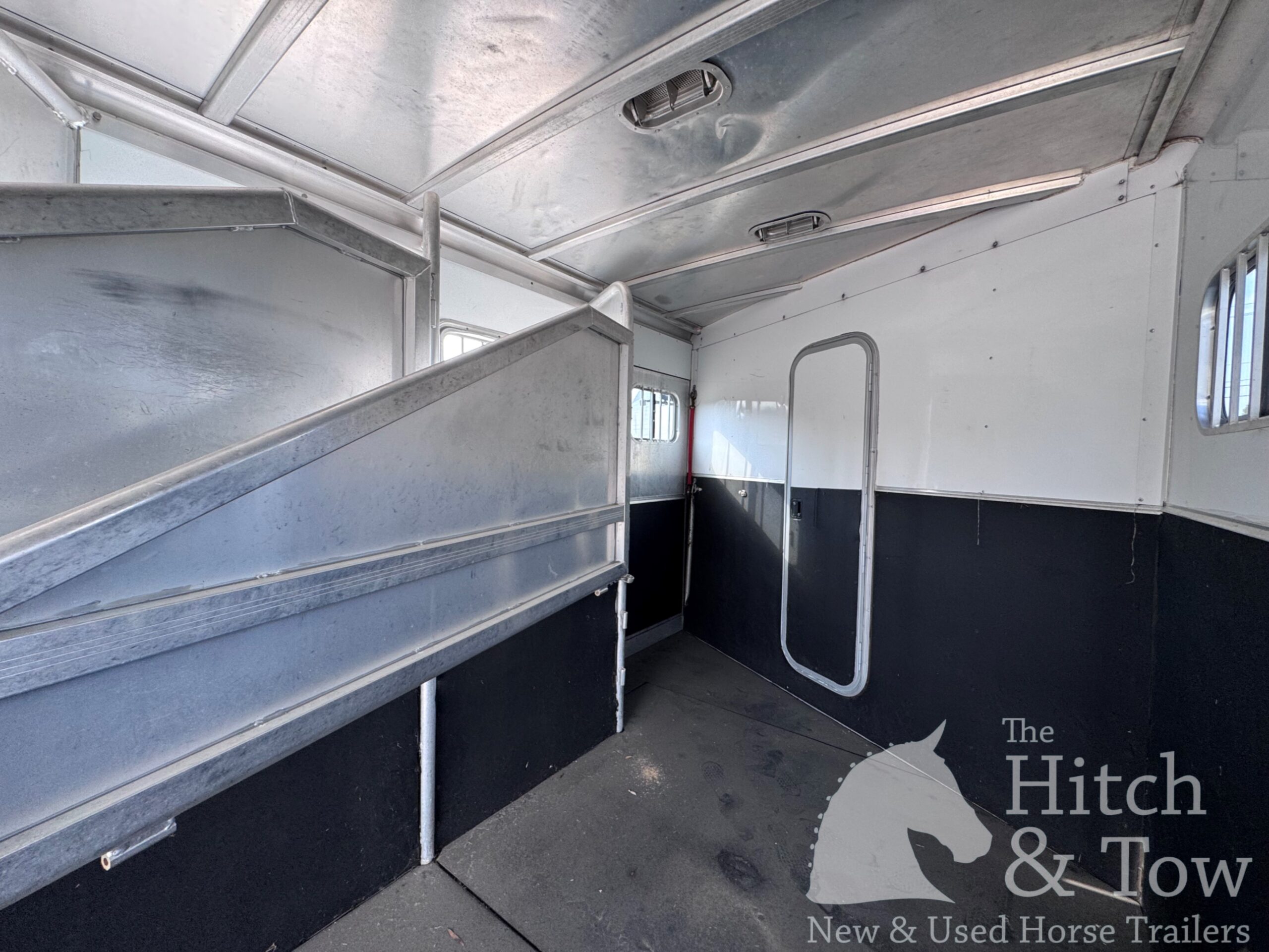 2005 EXISS 4 HORSE SLANT GOOSENECK HORSE TRAILER $17,000