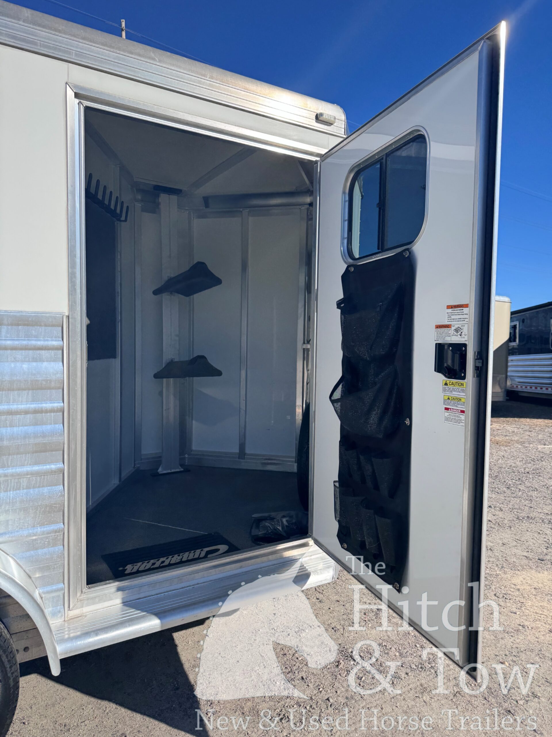 2019 CIMARRON 2 HORSE SLANT BUMPER PULL W/ UPGRADES! $22,500