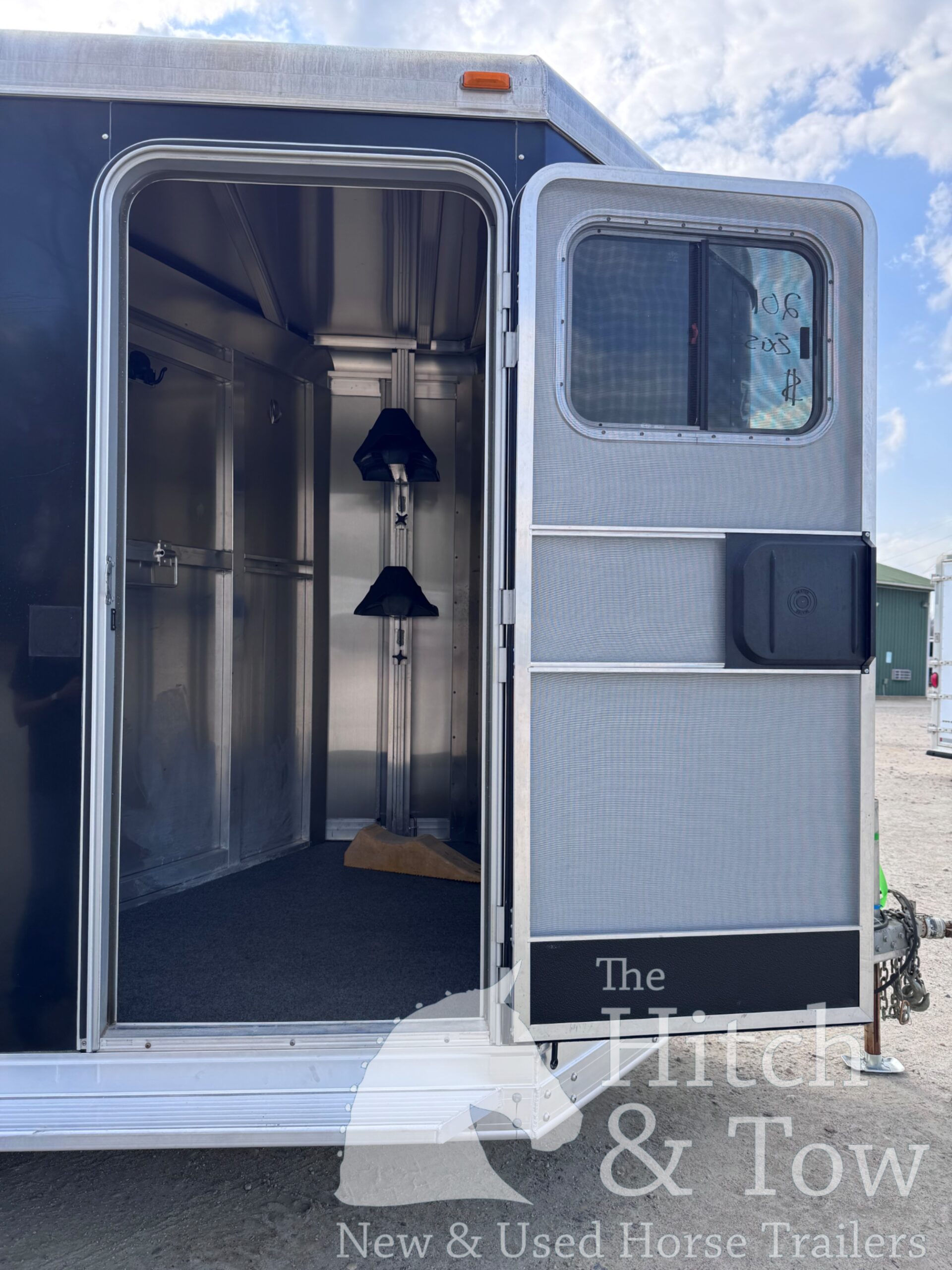 2017 EXISS 2 HORSE SLANT BUMPERPULL TRAILER $17,900