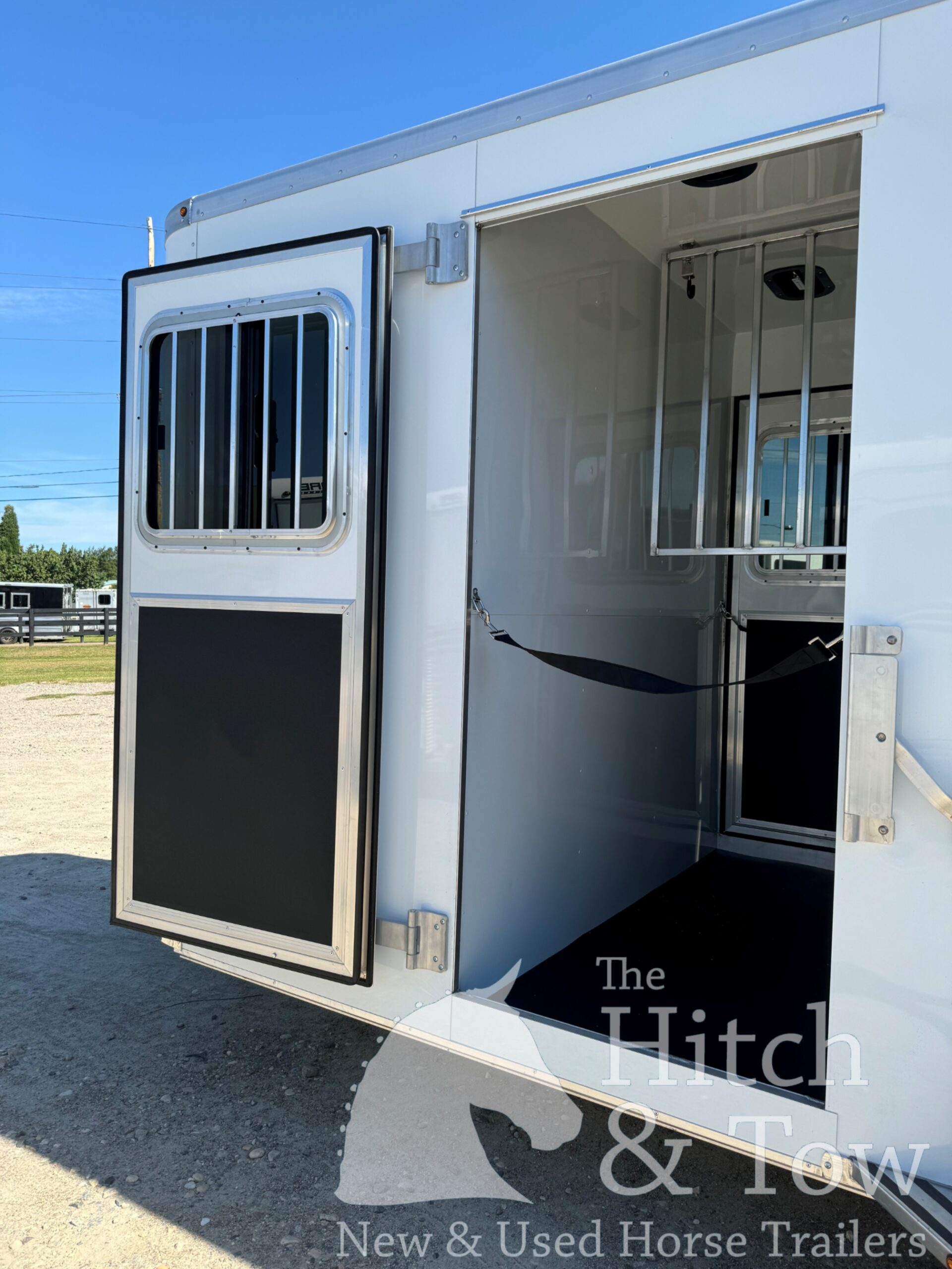 2026 KIEFERBILT KRUISER 2 HORSE BUMPER PULL W/ DRESSING ROOM $21,900