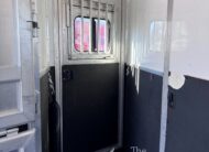 2023 LAKOTA CHARGER EDITION 4 HORSE GOOSENECK WITH 16′ LQ & SLIDE OUT! $69,900