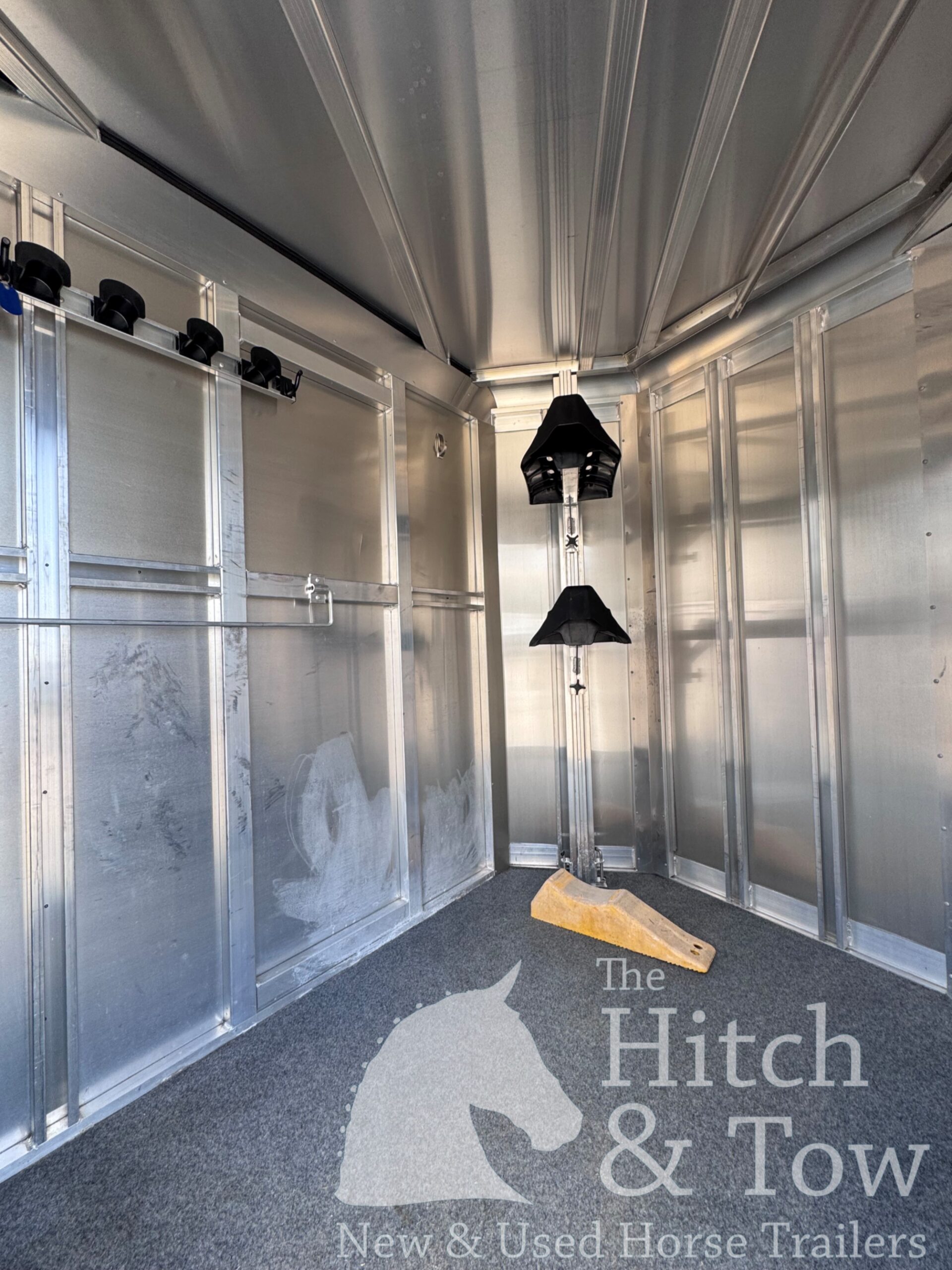 2017 EXISS 2 HORSE SLANT BUMPERPULL TRAILER $17,900