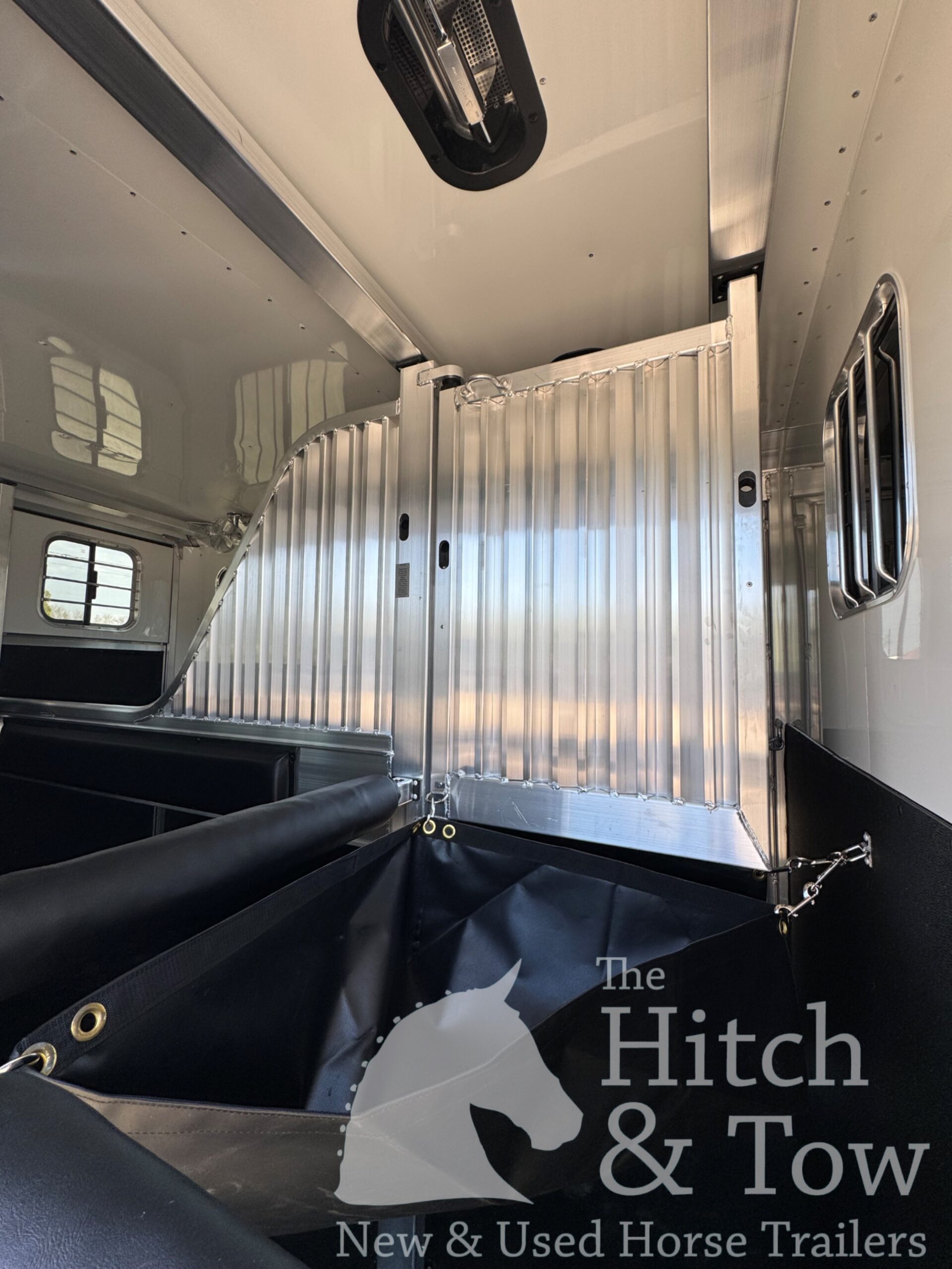 2026 4 STAR 2 HORSE STRAIGHT LOAD BUMPER PULL! $37,900