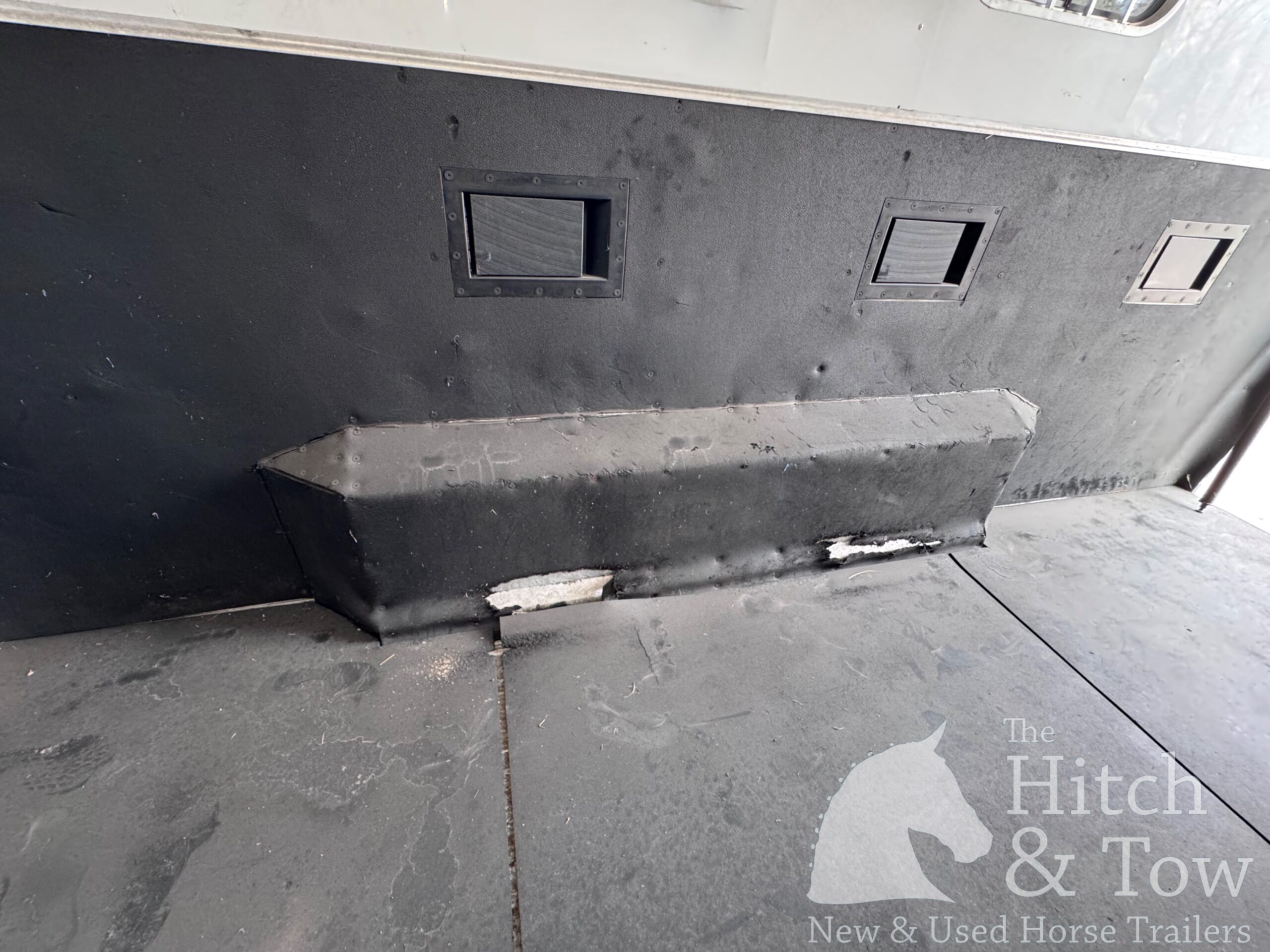 2005 EXISS 4 HORSE SLANT GOOSENECK HORSE TRAILER $17,000