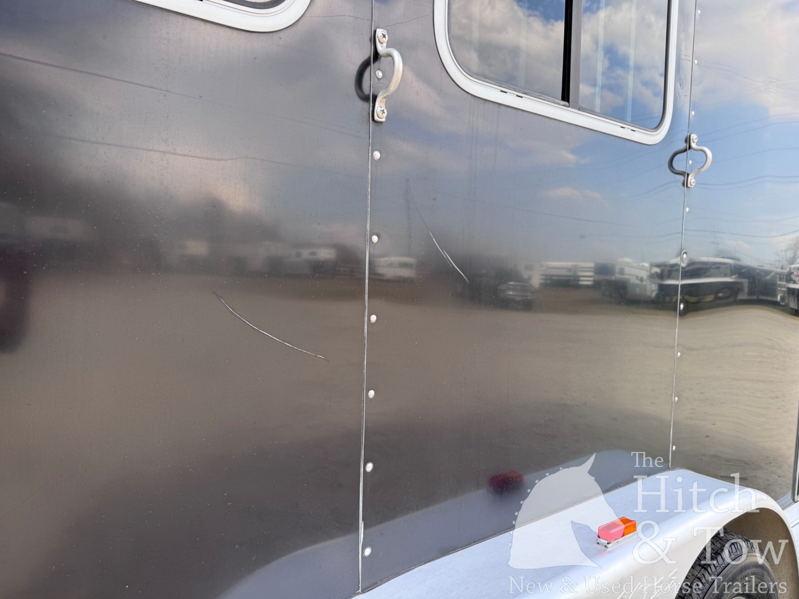 2017 EXISS 2 HORSE SLANT BUMPERPULL TRAILER $17,900