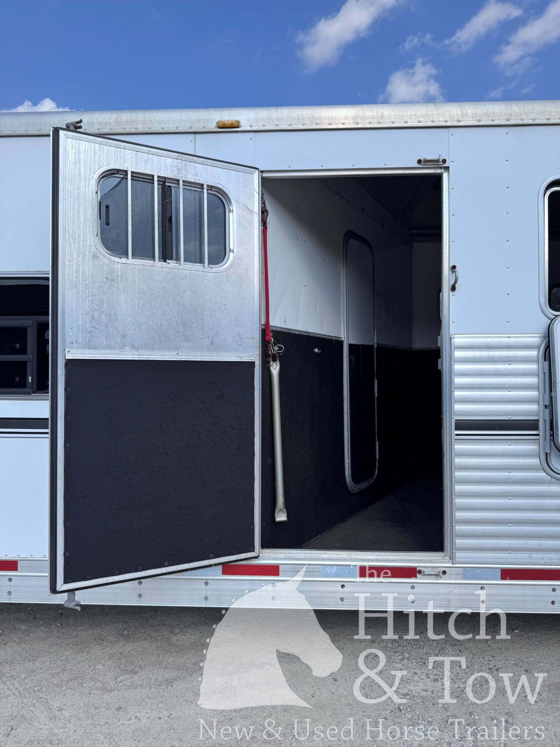 2005 EXISS 4 HORSE SLANT GOOSENECK HORSE TRAILER $17,000
