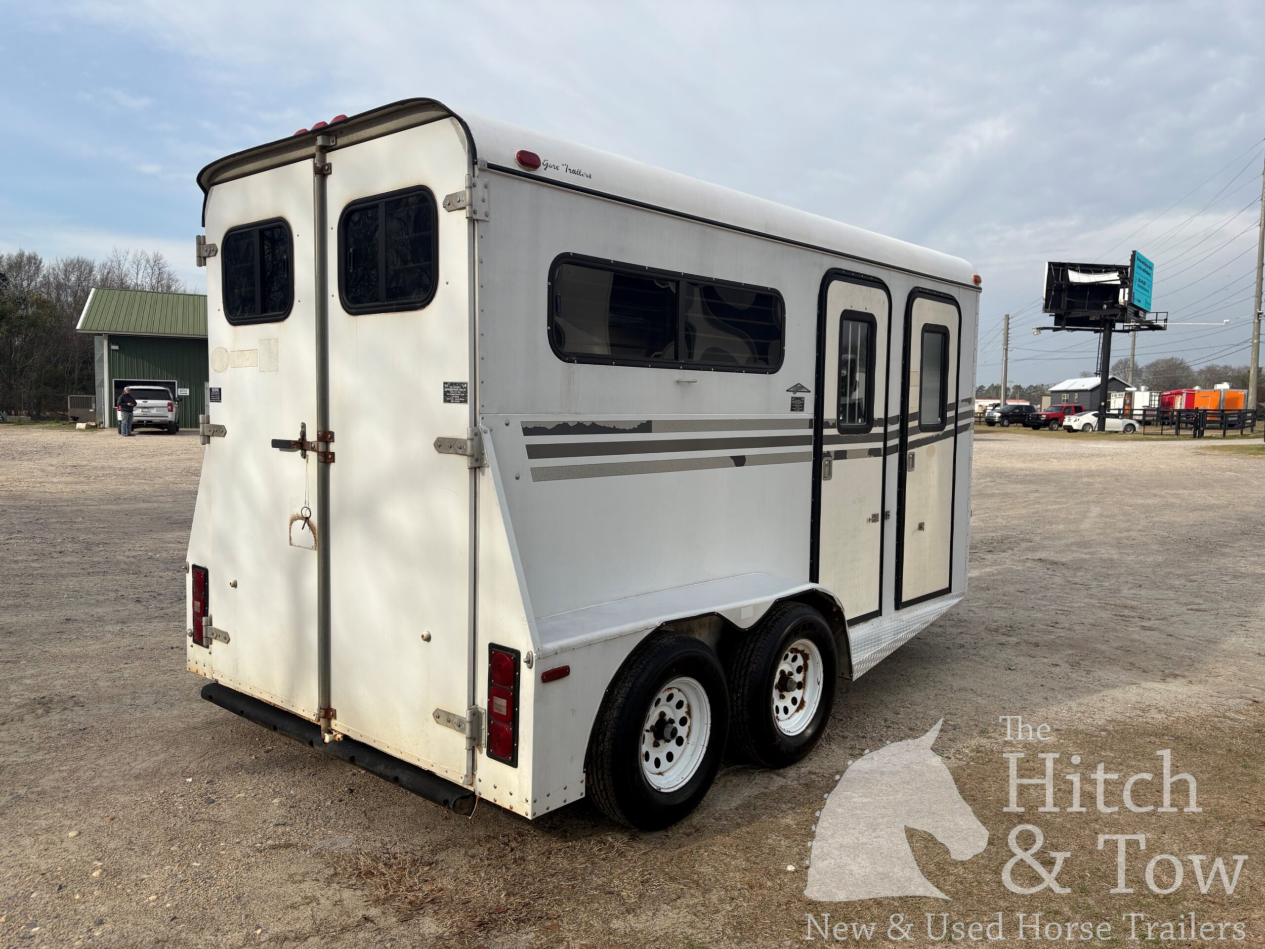 1997 GORE 2 HORSE BUMPER PULL W/ DRESSING ROOM! $6,900