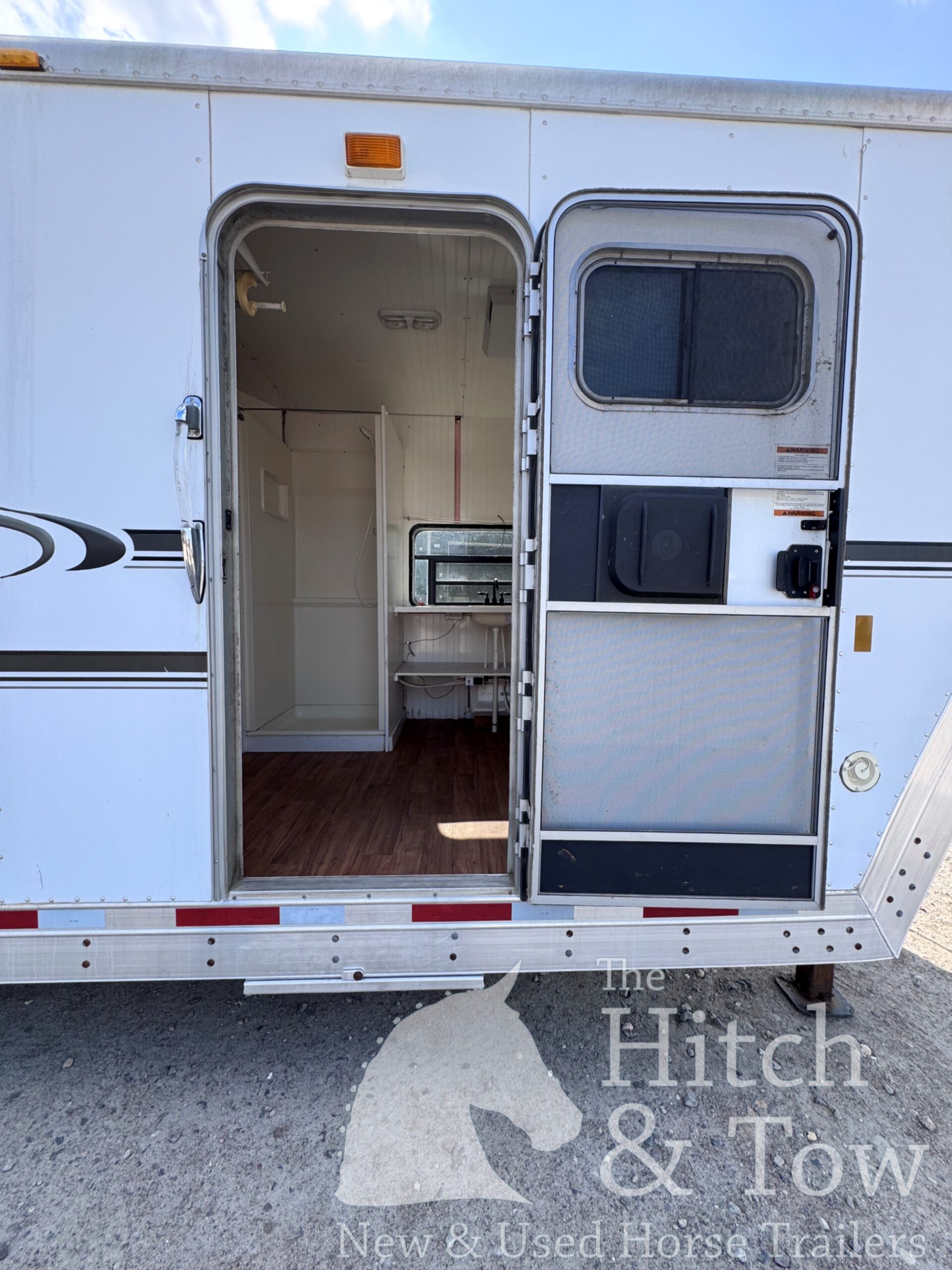 2005 EXISS 4 HORSE SLANT GOOSENECK HORSE TRAILER $17,000