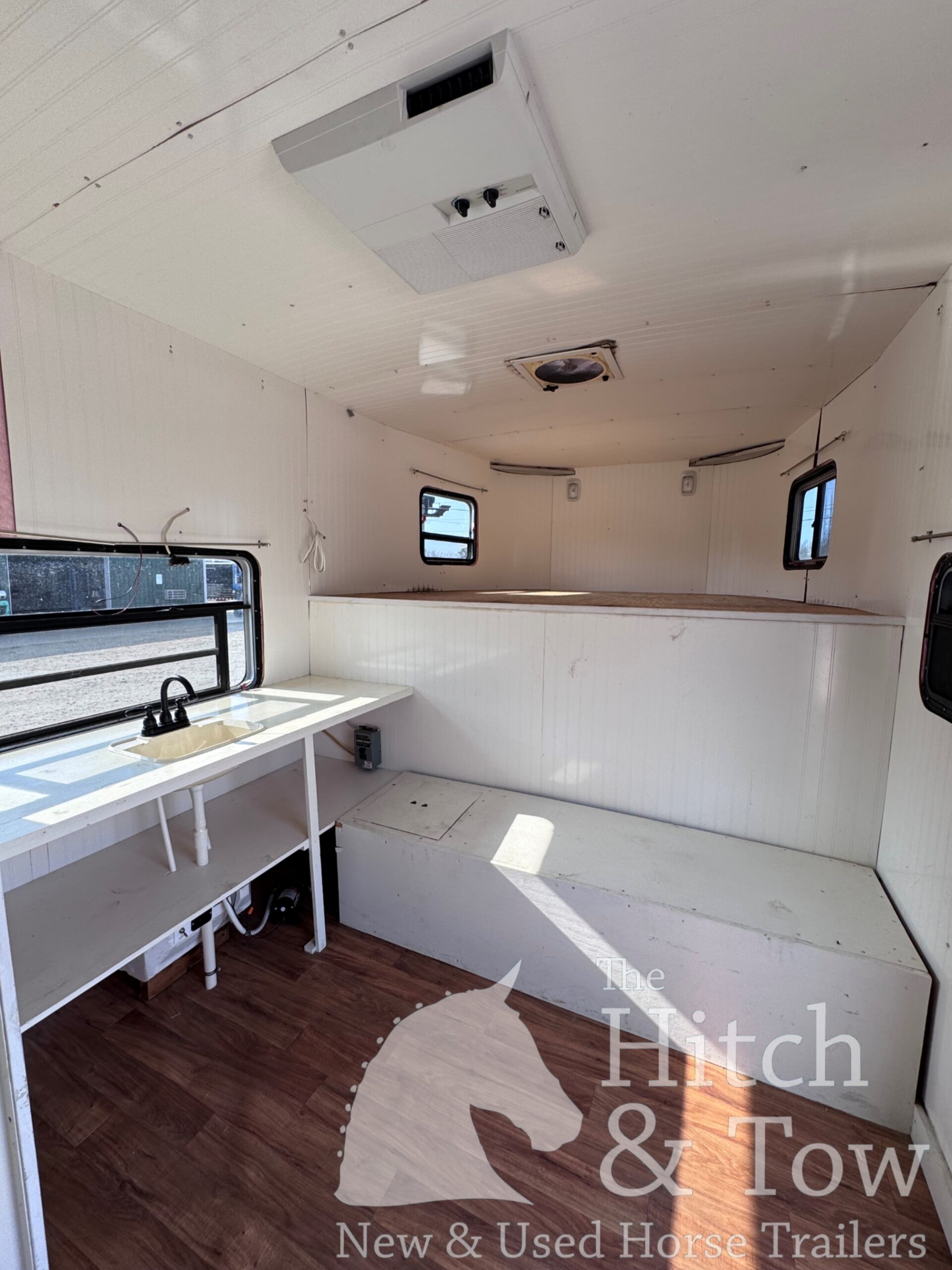 2005 EXISS 4 HORSE SLANT GOOSENECK HORSE TRAILER $17,000