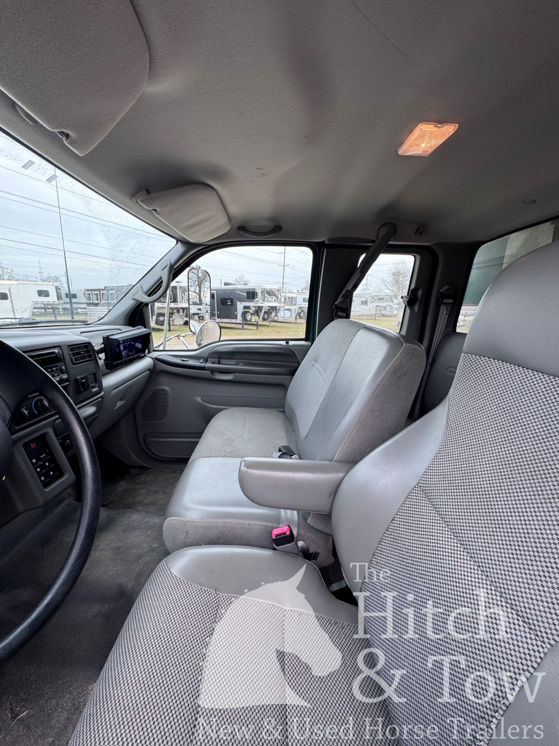 2004 FORD F750 6 HORSE HEAD TO HEAD HORSE VAN! $75,000