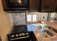 2023 LAKOTA CHARGER EDITION 4 HORSE GOOSENECK WITH 16′ LQ & SLIDE OUT! $69,900