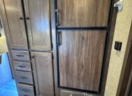 2023 LAKOTA CHARGER EDITION 4 HORSE GOOSENECK WITH 16′ LQ & SLIDE OUT! $69,900