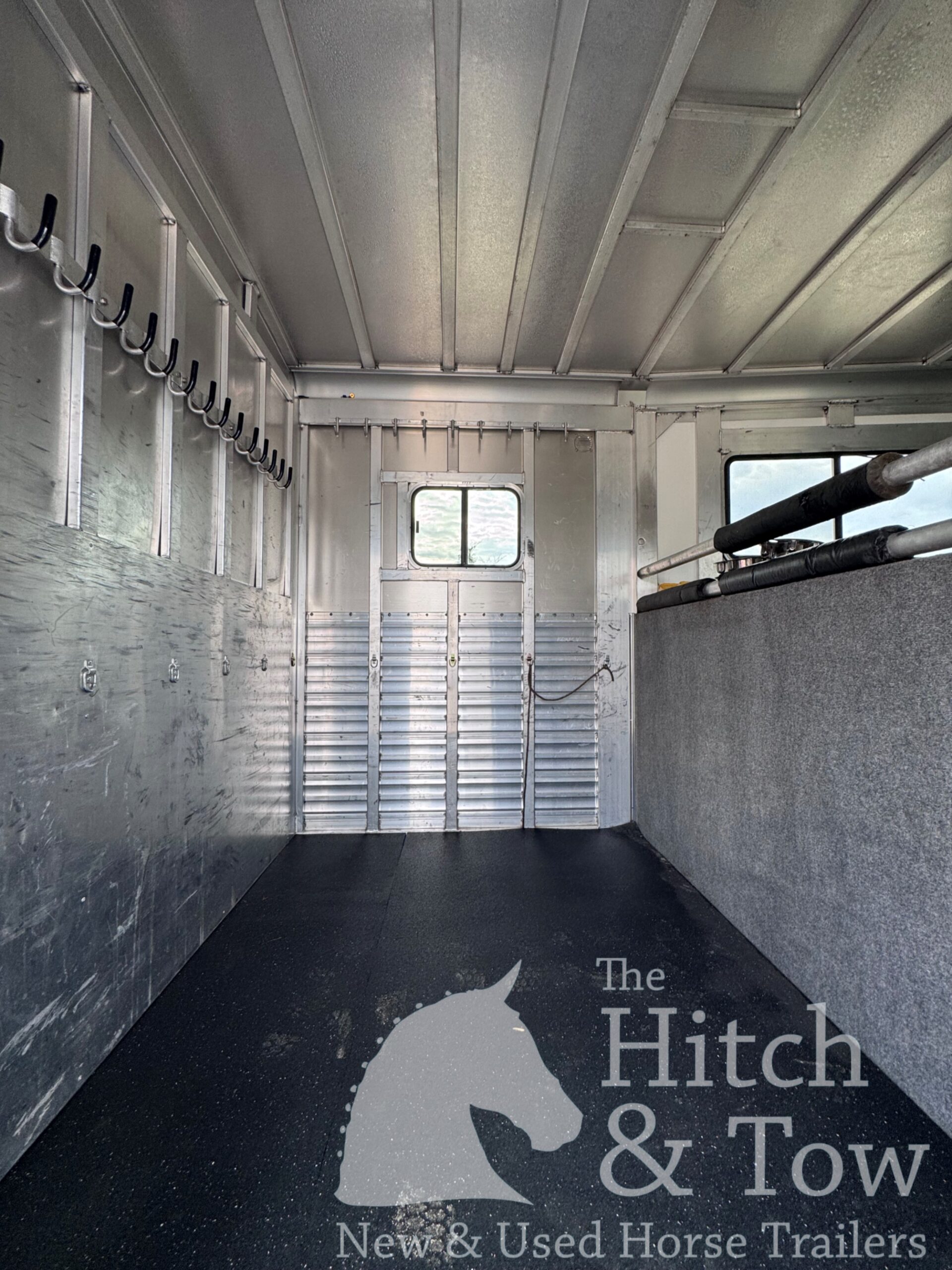 2019 ADAM 6/8 HORSE HEAD TO HEAD W/ AIR RIDE!! $59,900