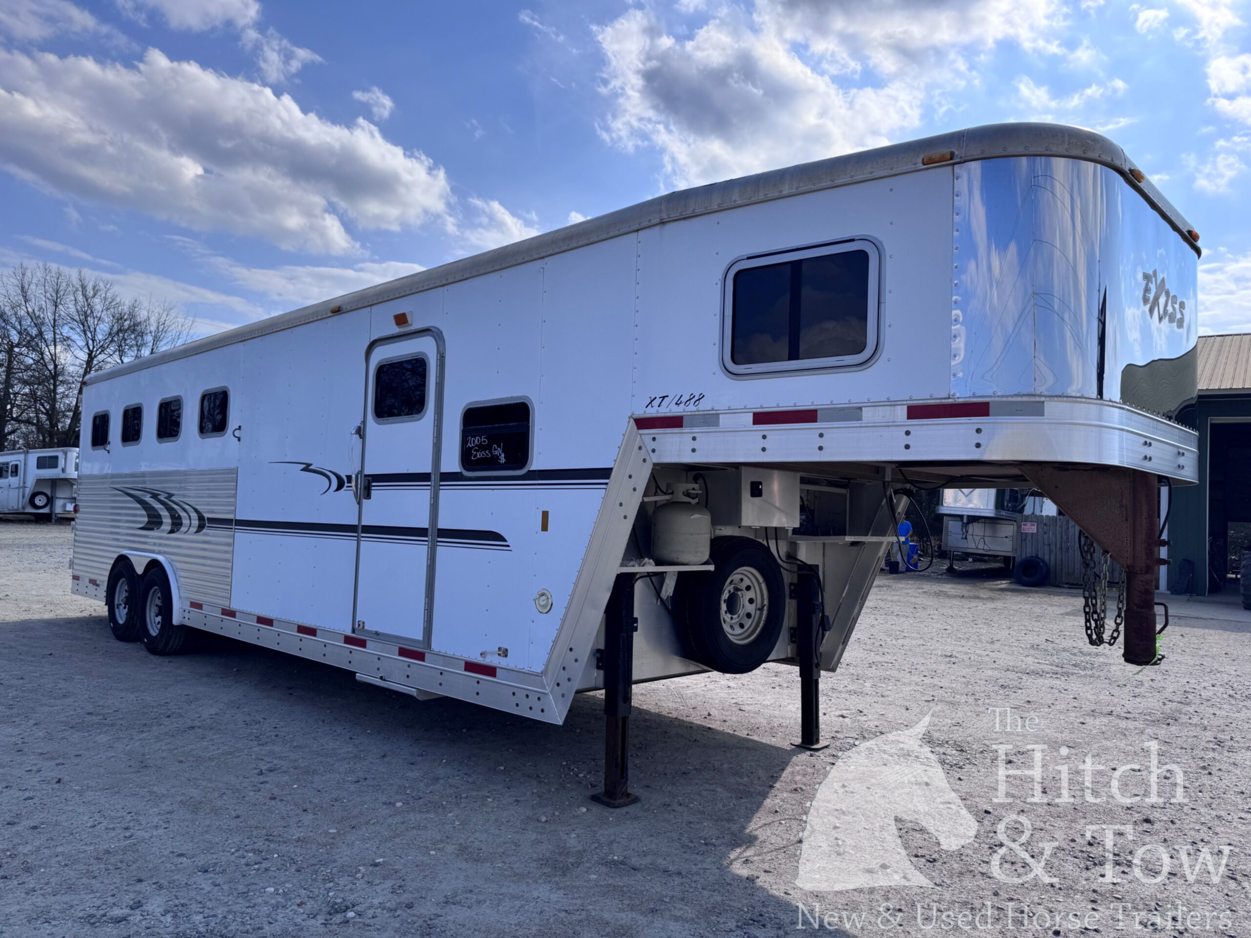 2005 EXISS 4 HORSE SLANT GOOSENECK HORSE TRAILER $17,000