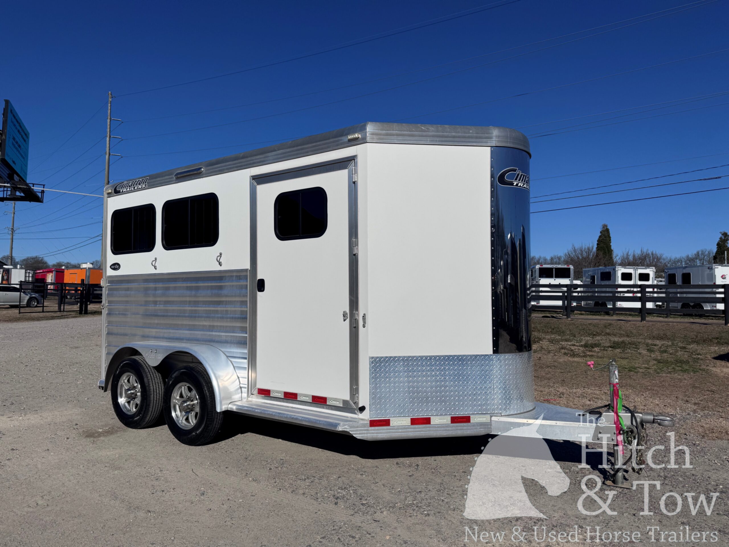 2019 CIMARRON 2 HORSE SLANT BUMPER PULL W/ UPGRADES! $22,500