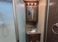 2023 LAKOTA CHARGER EDITION 4 HORSE GOOSENECK WITH 16′ LQ & SLIDE OUT! $69,900