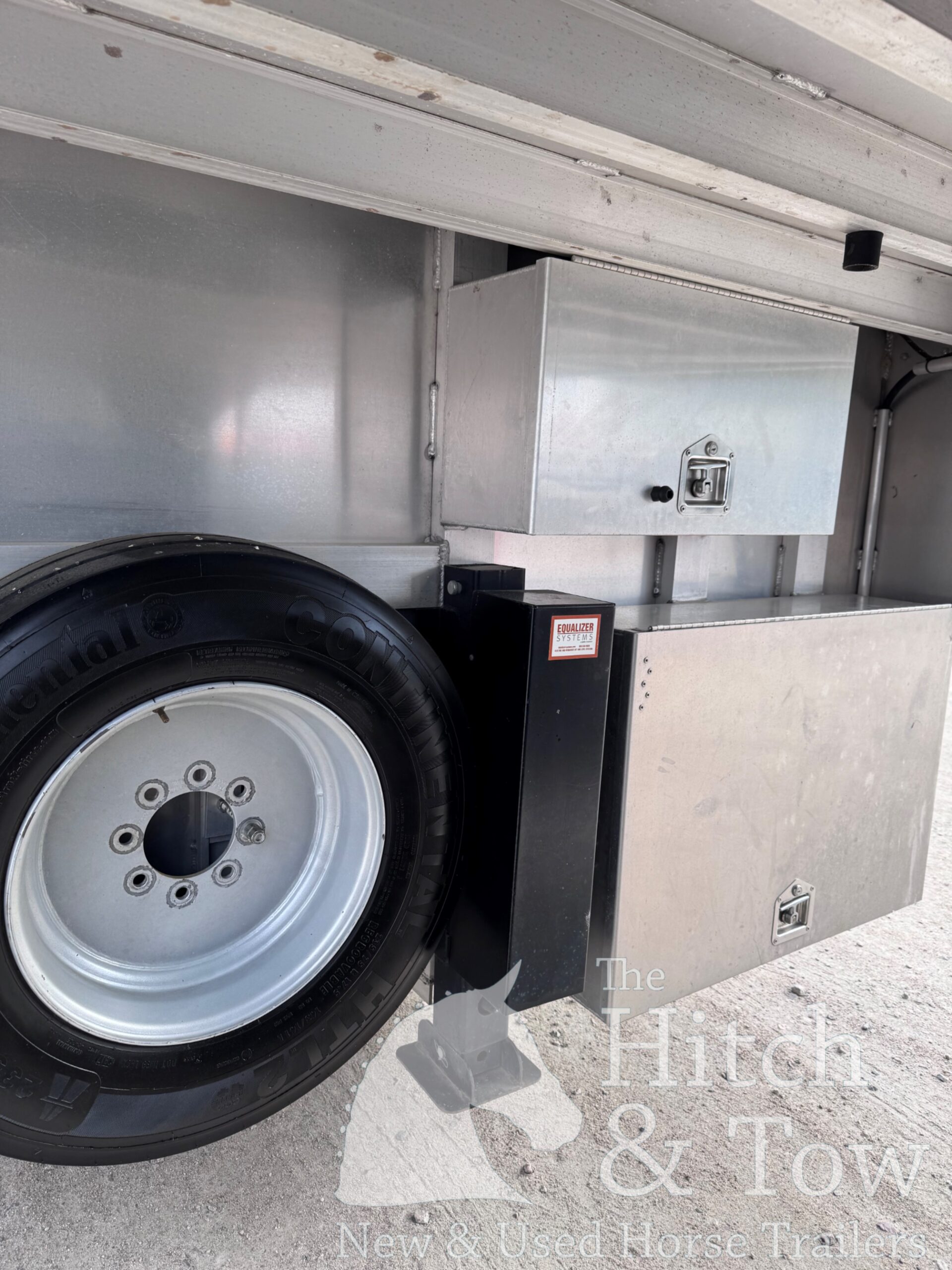 2019 ADAM 6/8 HORSE HEAD TO HEAD W/ AIR RIDE!! $59,900