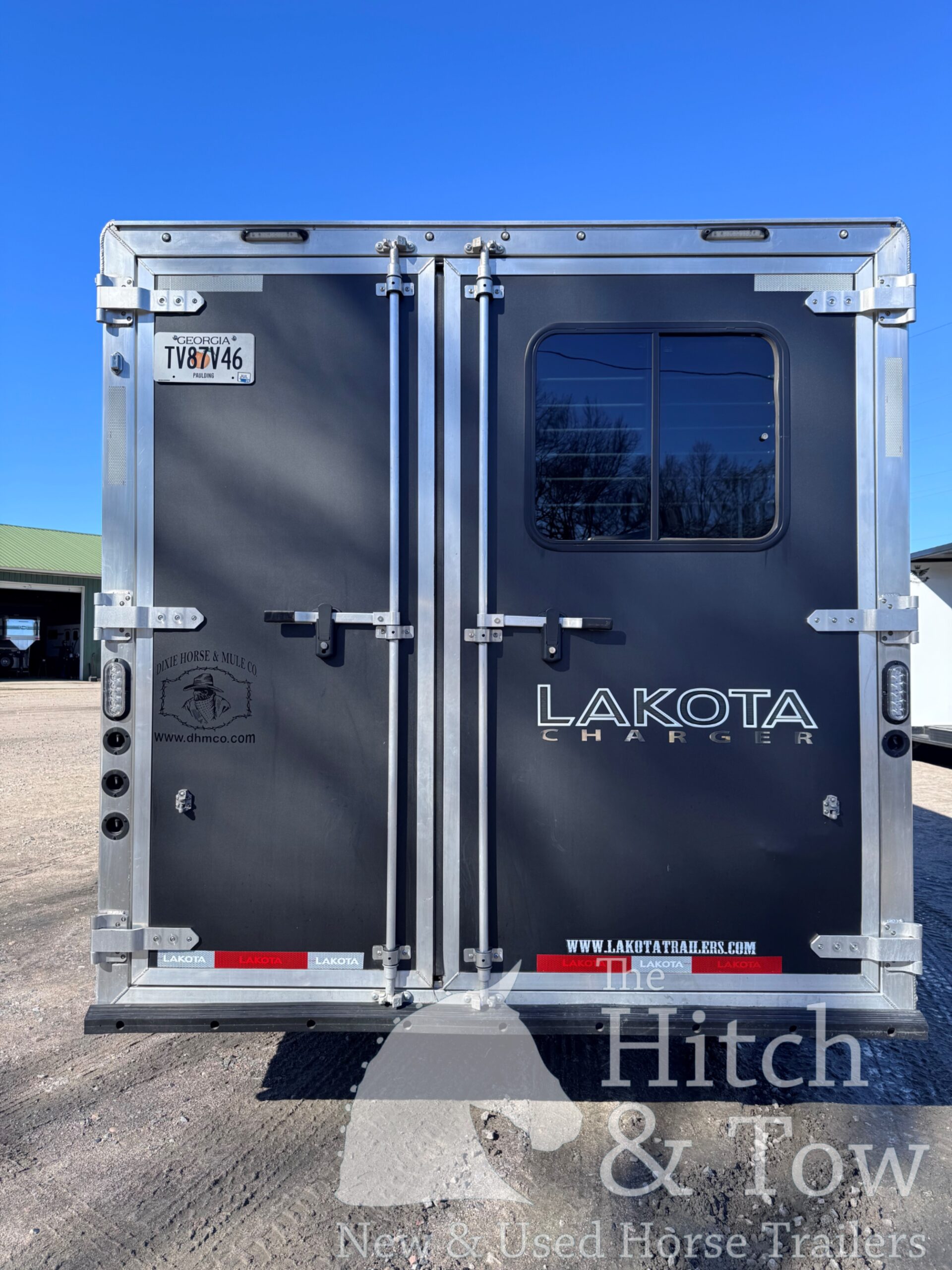 2023 LAKOTA CHARGER EDITION 4 HORSE GOOSENECK WITH 16′ LQ & SLIDE OUT! $69,900