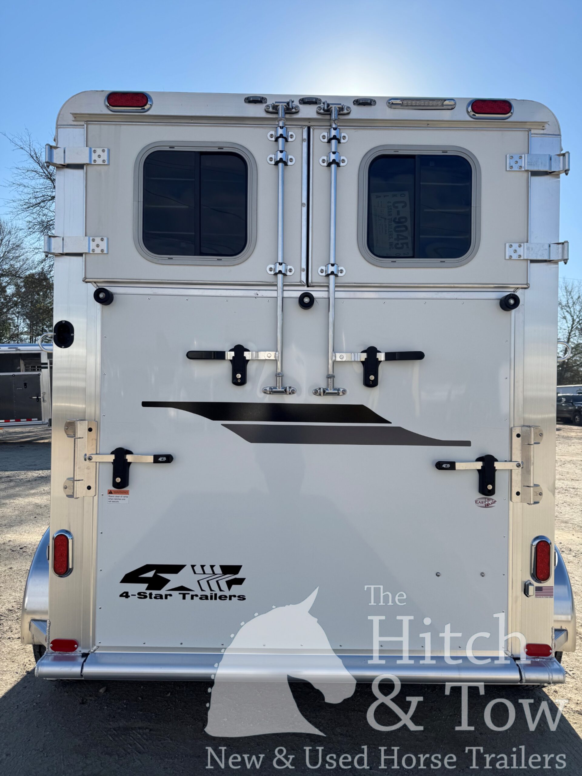 2026 4 STAR 2 HORSE STRAIGHT LOAD BUMPER PULL! $37,900