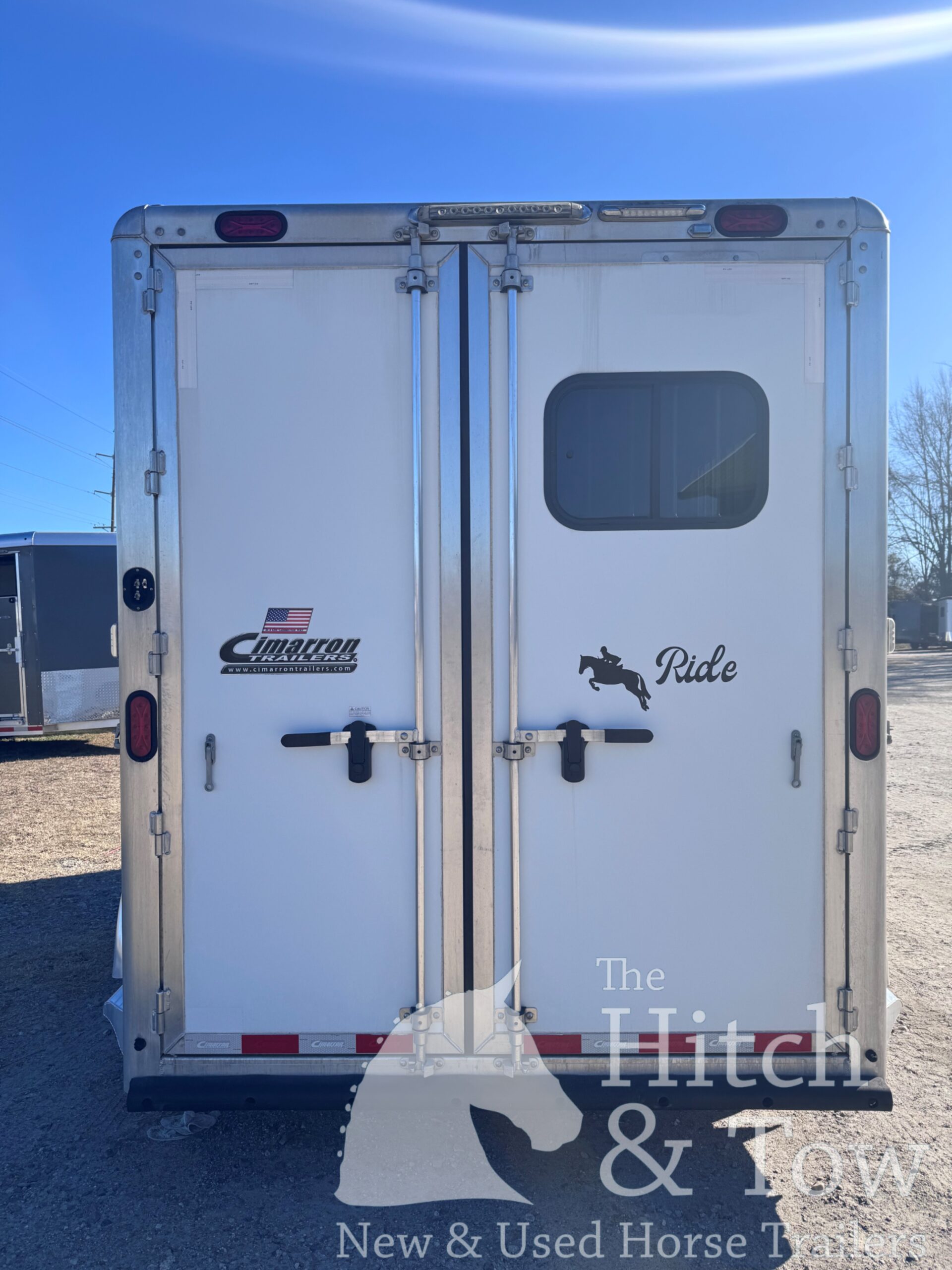 2019 CIMARRON 2 HORSE SLANT BUMPER PULL W/ UPGRADES! $22,500