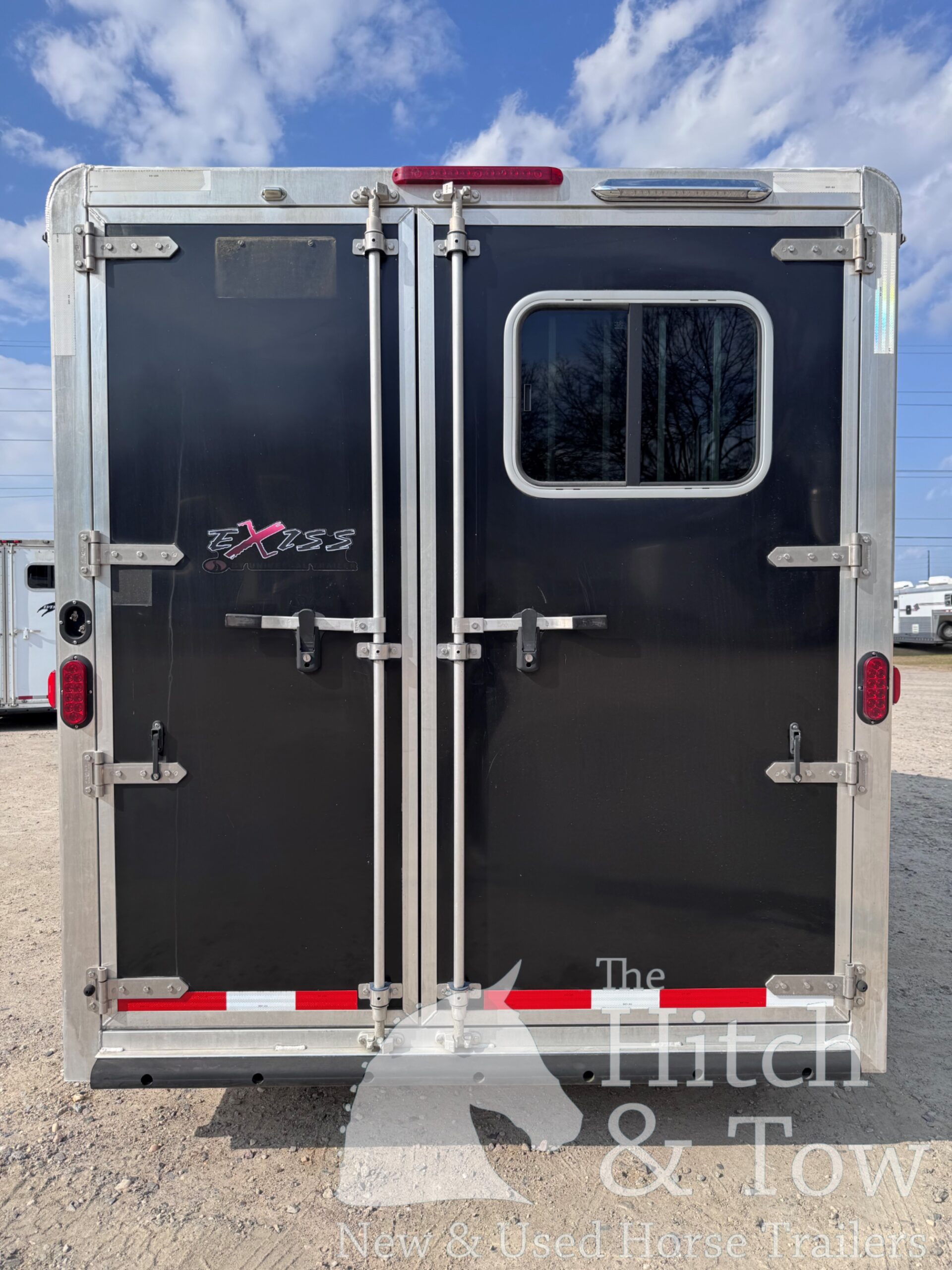 2017 EXISS 2 HORSE SLANT BUMPERPULL TRAILER $17,900