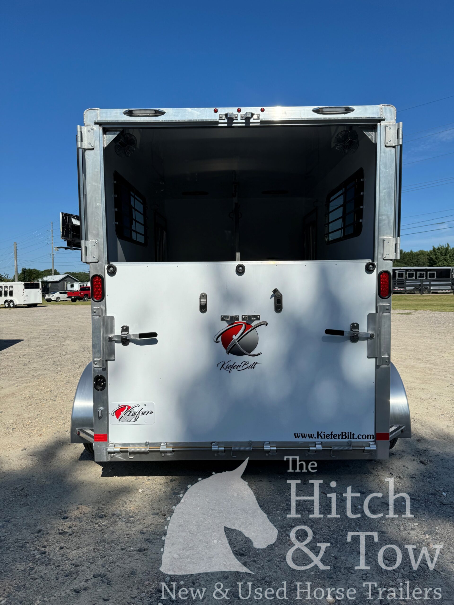 2026 KIEFERBILT KRUISER 2 HORSE BUMPER PULL W/ DRESSING ROOM $21,900