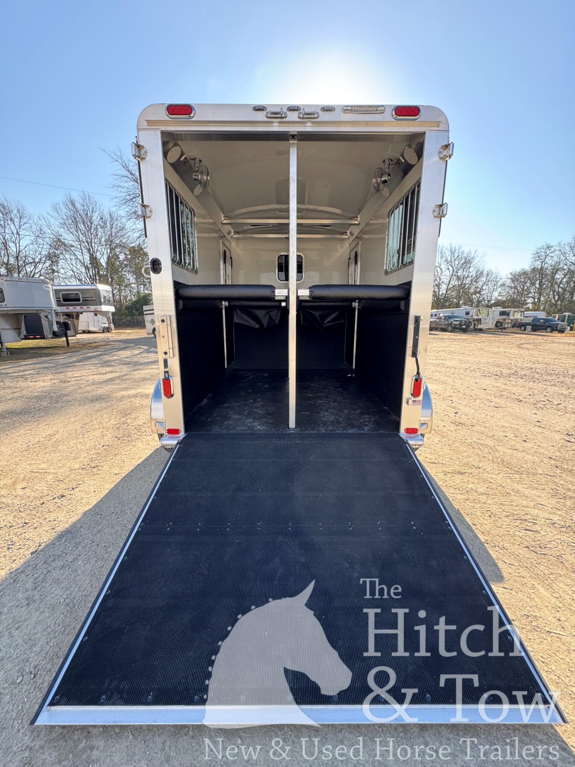 2026 4 STAR 2 HORSE STRAIGHT LOAD BUMPER PULL! $37,900