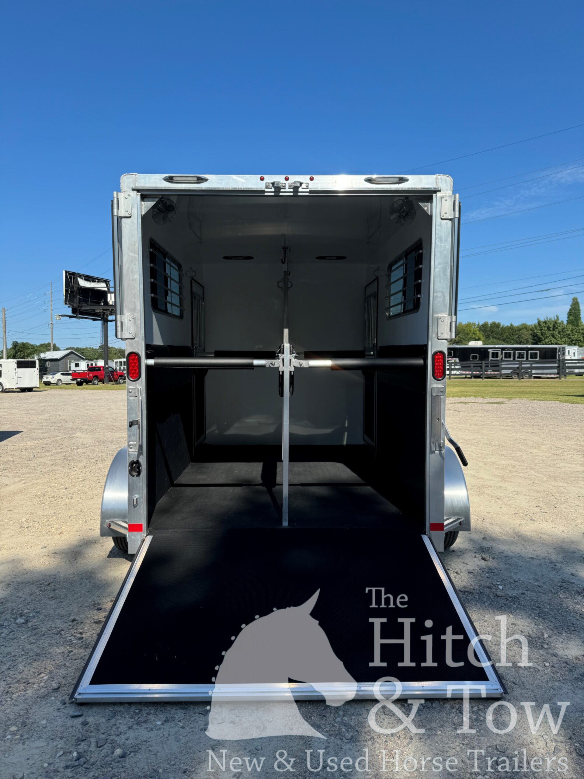 2026 KIEFERBILT KRUISER 2 HORSE BUMPER PULL W/ DRESSING ROOM $21,900