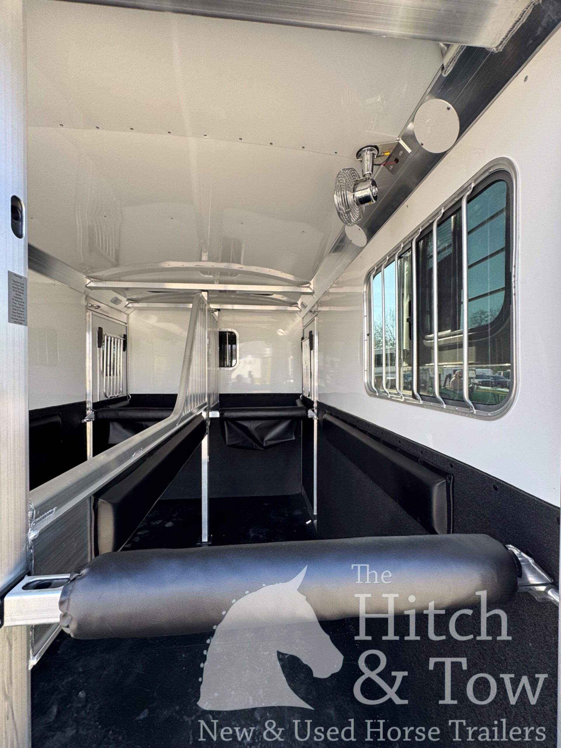 2026 4 STAR 2 HORSE STRAIGHT LOAD BUMPER PULL! $37,900