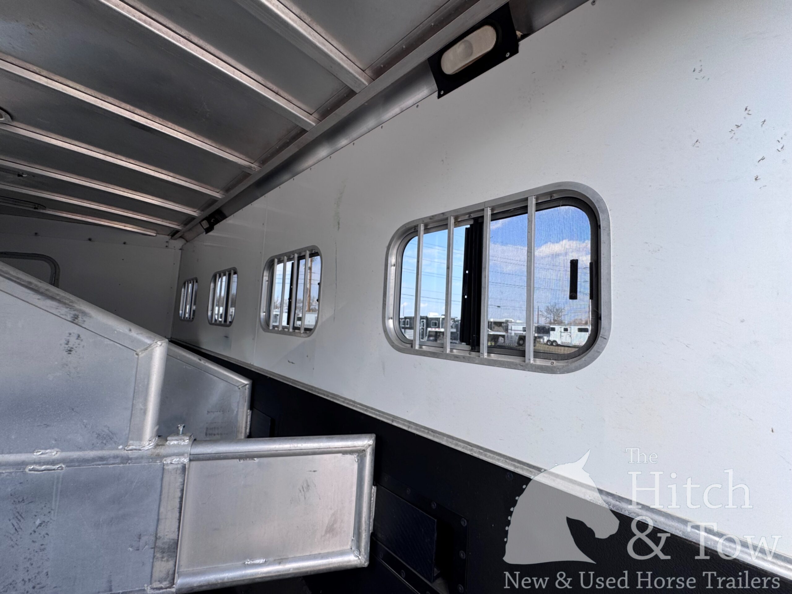 2005 EXISS 4 HORSE SLANT GOOSENECK HORSE TRAILER $17,000
