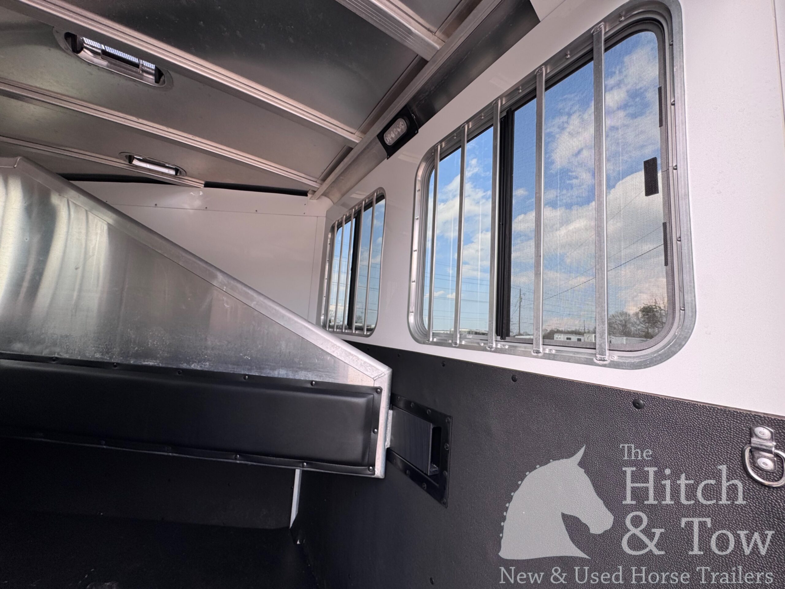 2017 EXISS 2 HORSE SLANT BUMPERPULL TRAILER $17,900