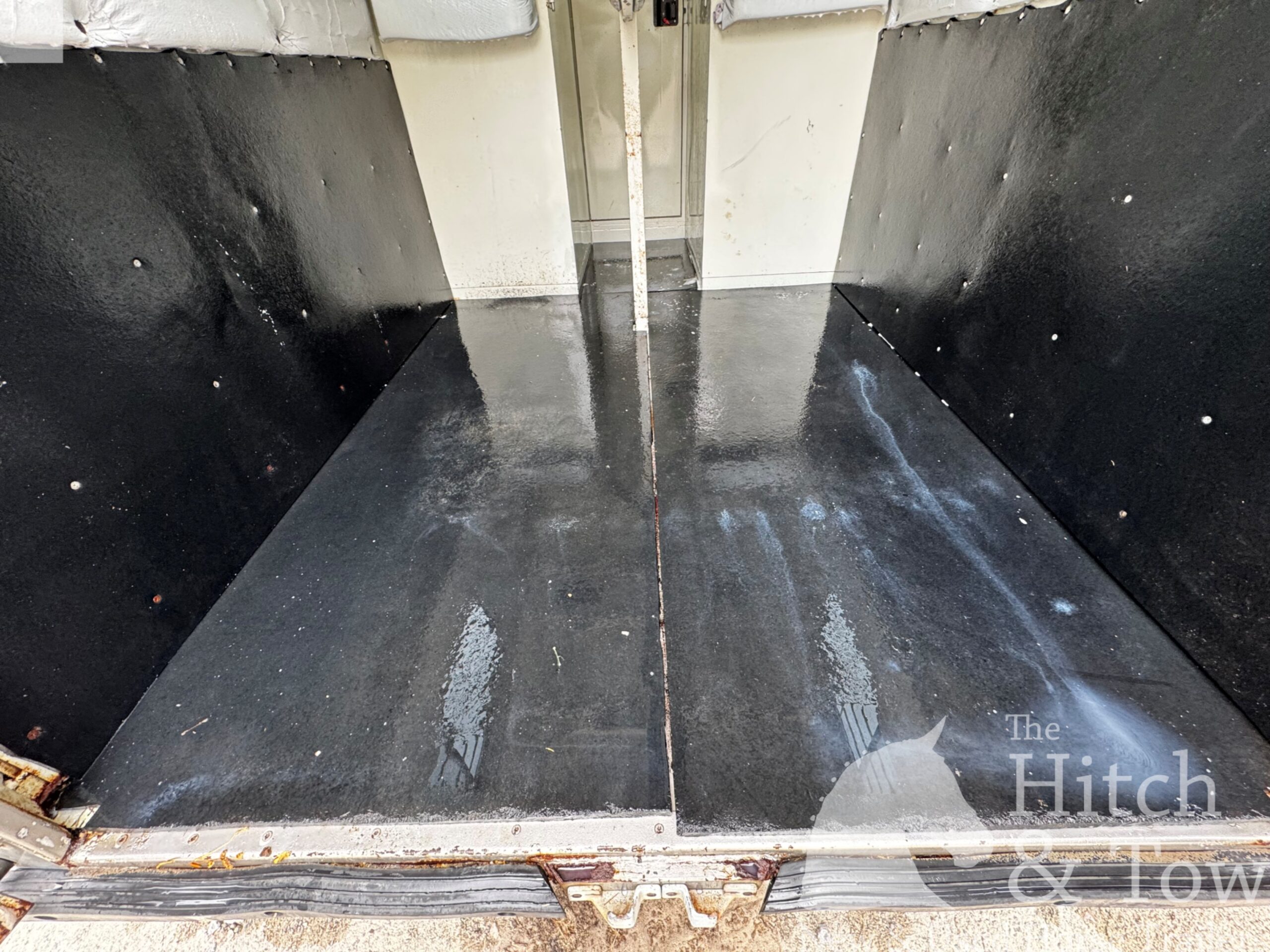 1999 HAWK 2 HORSE BUMPER PULL W/ MANGERS $7,900