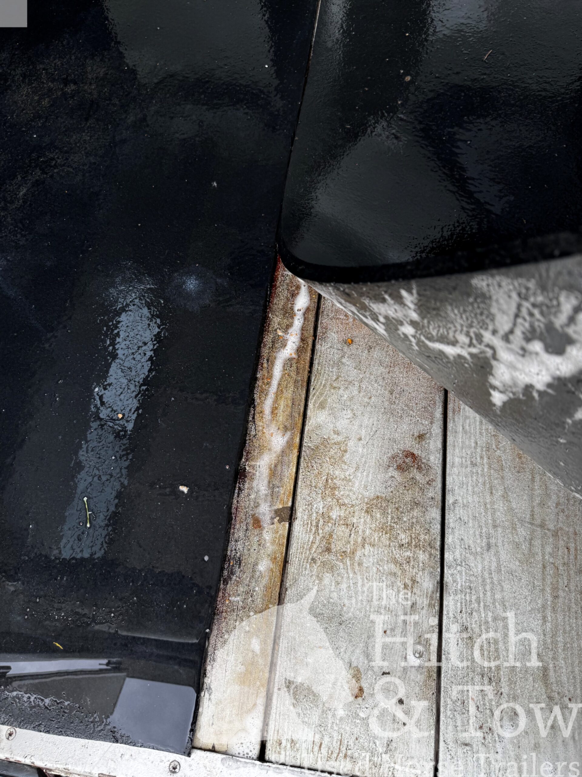 1999 HAWK 2 HORSE BUMPER PULL W/ MANGERS $7,900