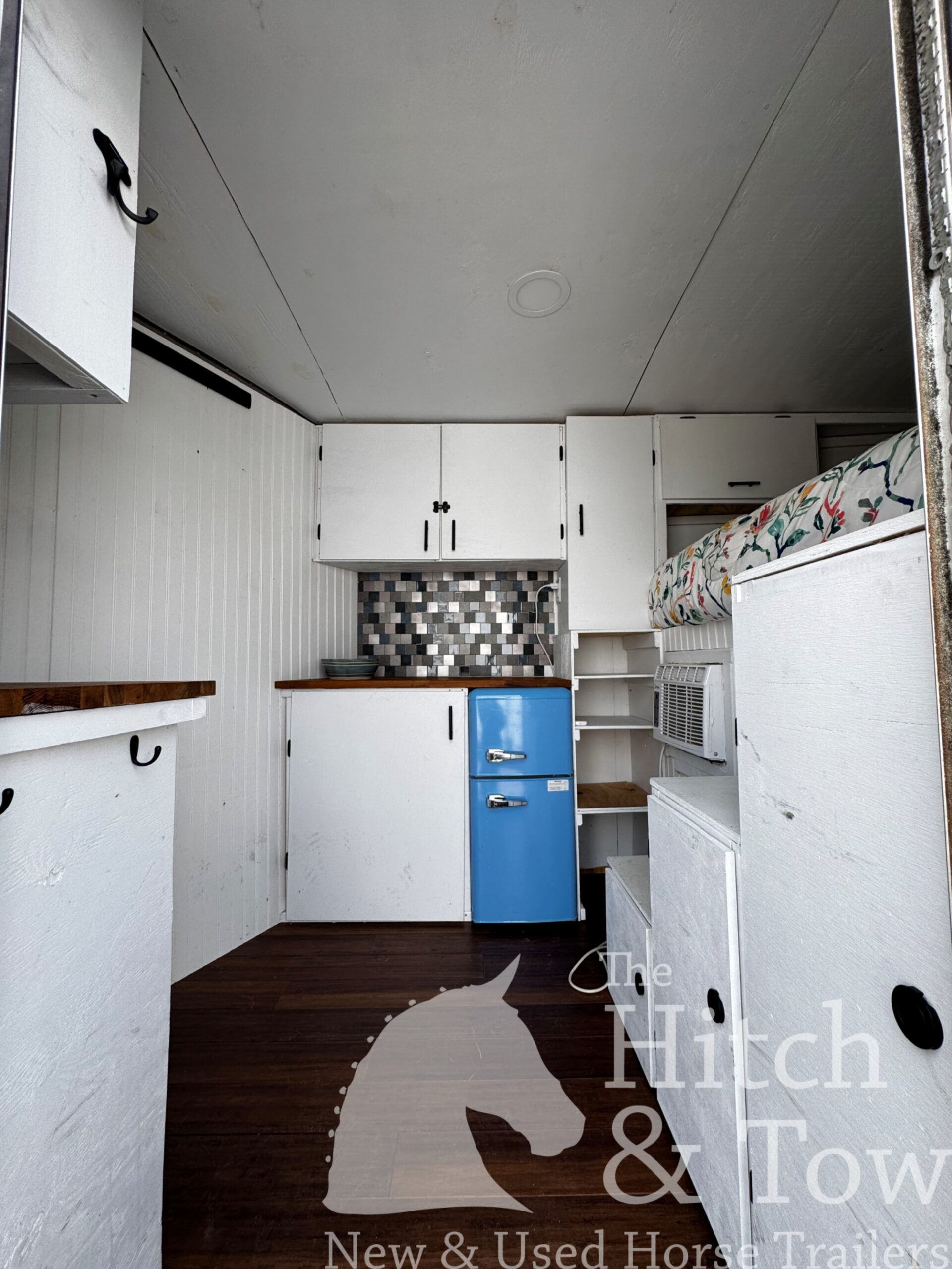 1994 FEATHERLTE 2 HORSE SLANT GOOSENECK W/ WEEKENDER! $10,500