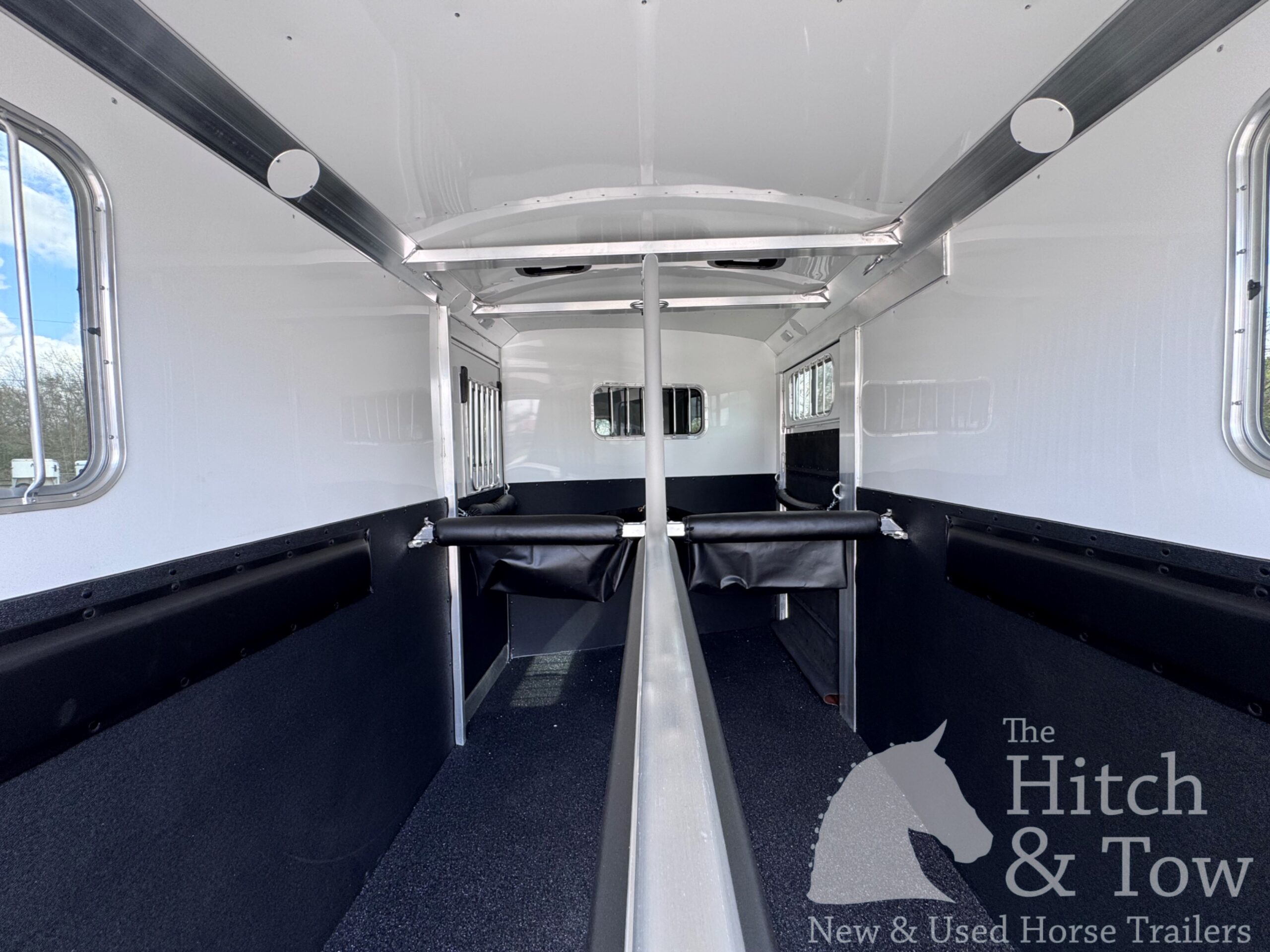 2026 4 STAR 2 HORSE STRAIGHT LOAD BUMPER PULL W/ SIDE RAMP! $44,900