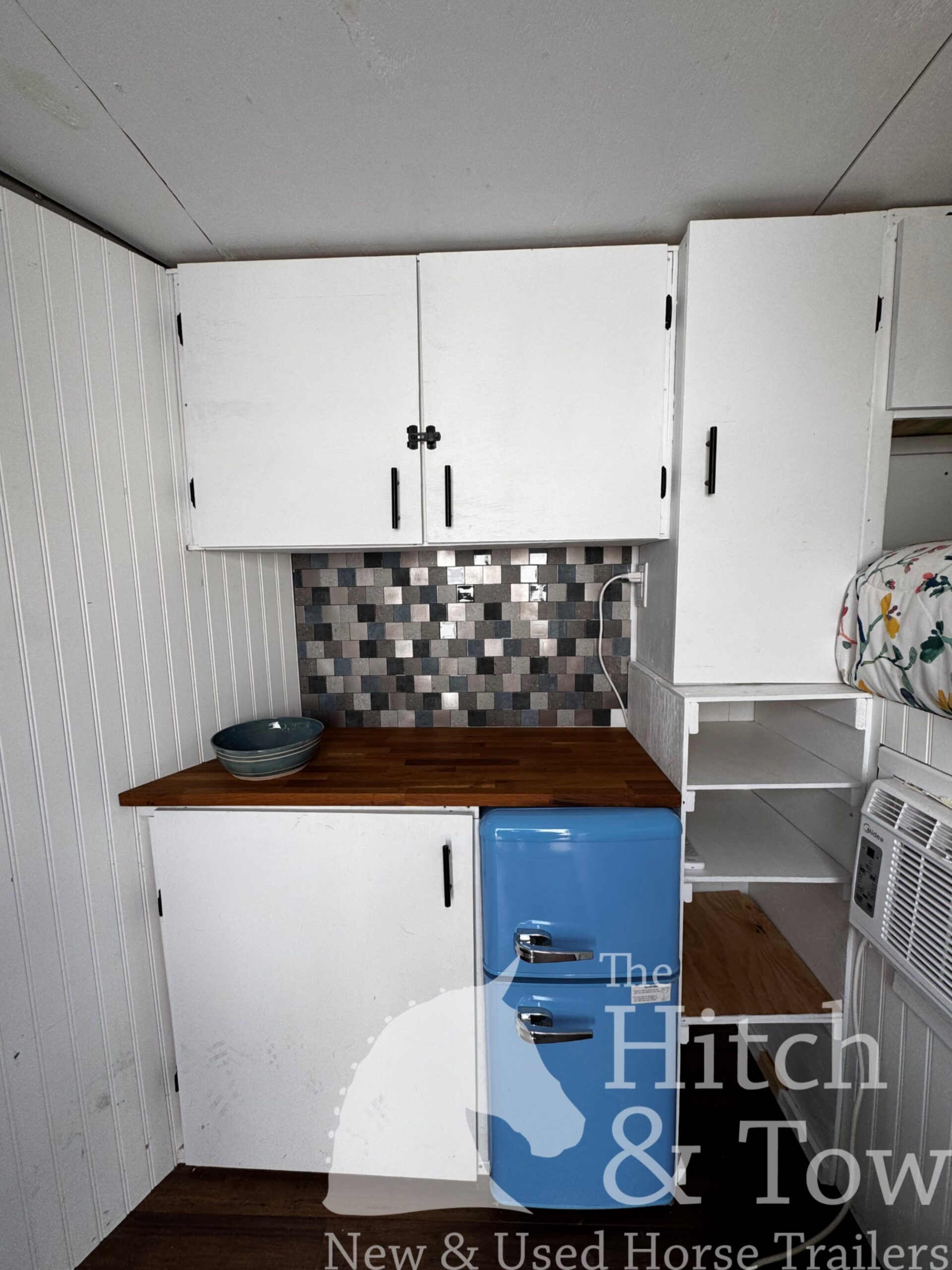 1994 FEATHERLTE 2 HORSE SLANT GOOSENECK W/ WEEKENDER! $10,500