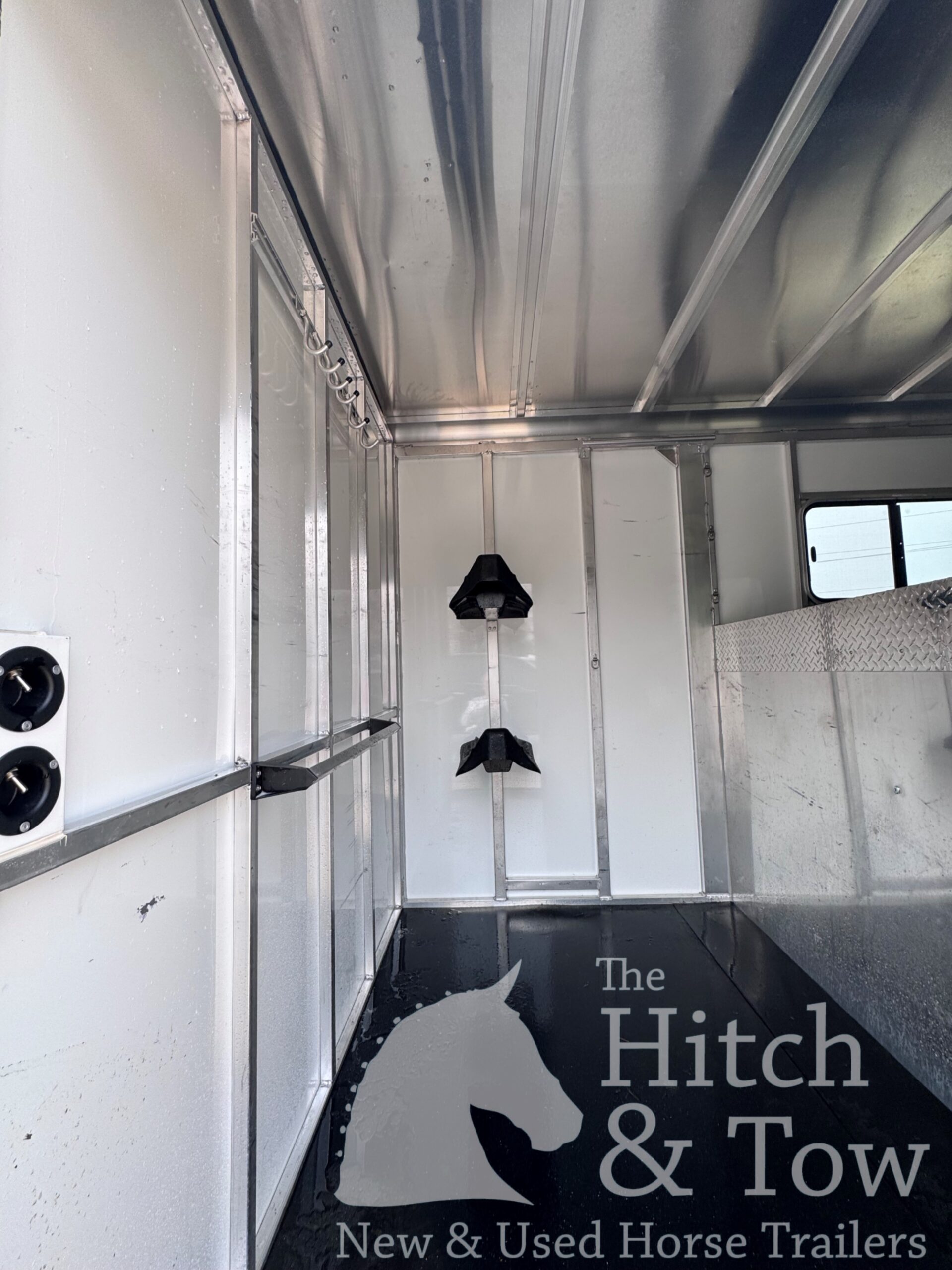 2017 SUNDOWNER CHARTER SE 2 HORSE GOOSENECK TRAILER! $18,900!!