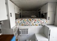 1994 FEATHERLTE 2 HORSE SLANT GOOSENECK W/ WEEKENDER! $10,500