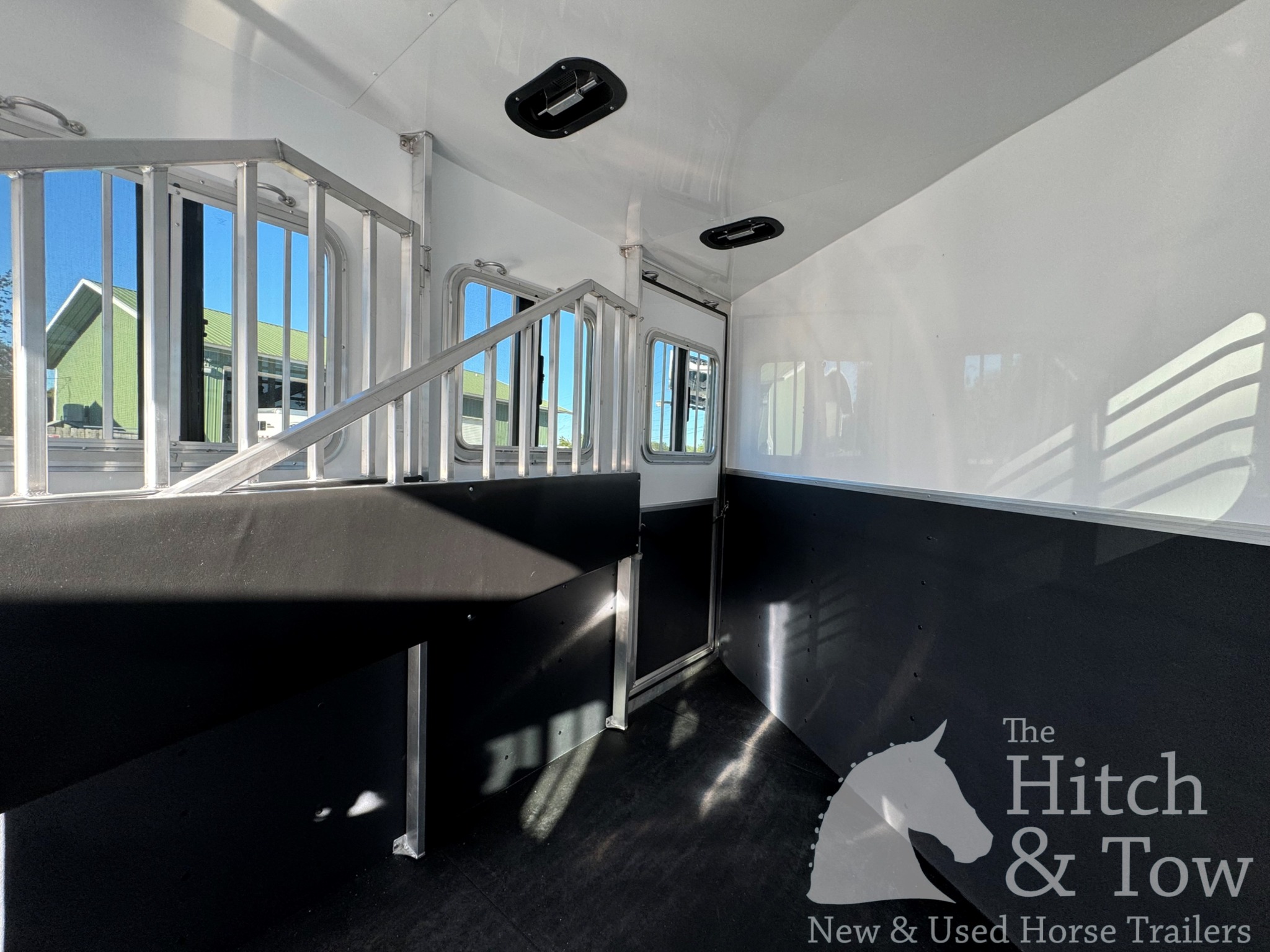 2026 KIEFERBILT 3 HORSE SLANT BUMPER PULL W/ DRESSING ROOM $25,500