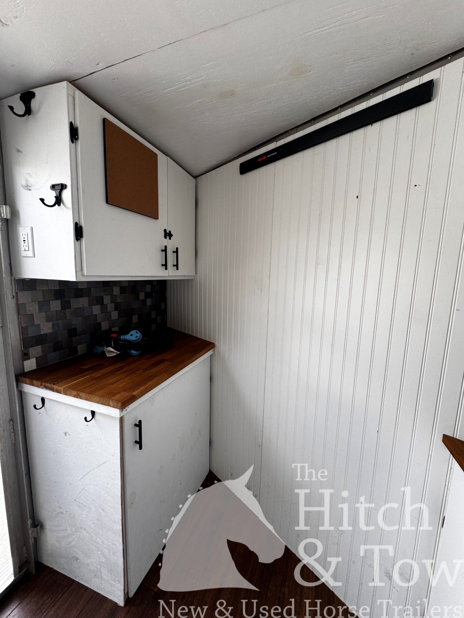 1994 FEATHERLTE 2 HORSE SLANT GOOSENECK W/ WEEKENDER! $10,500