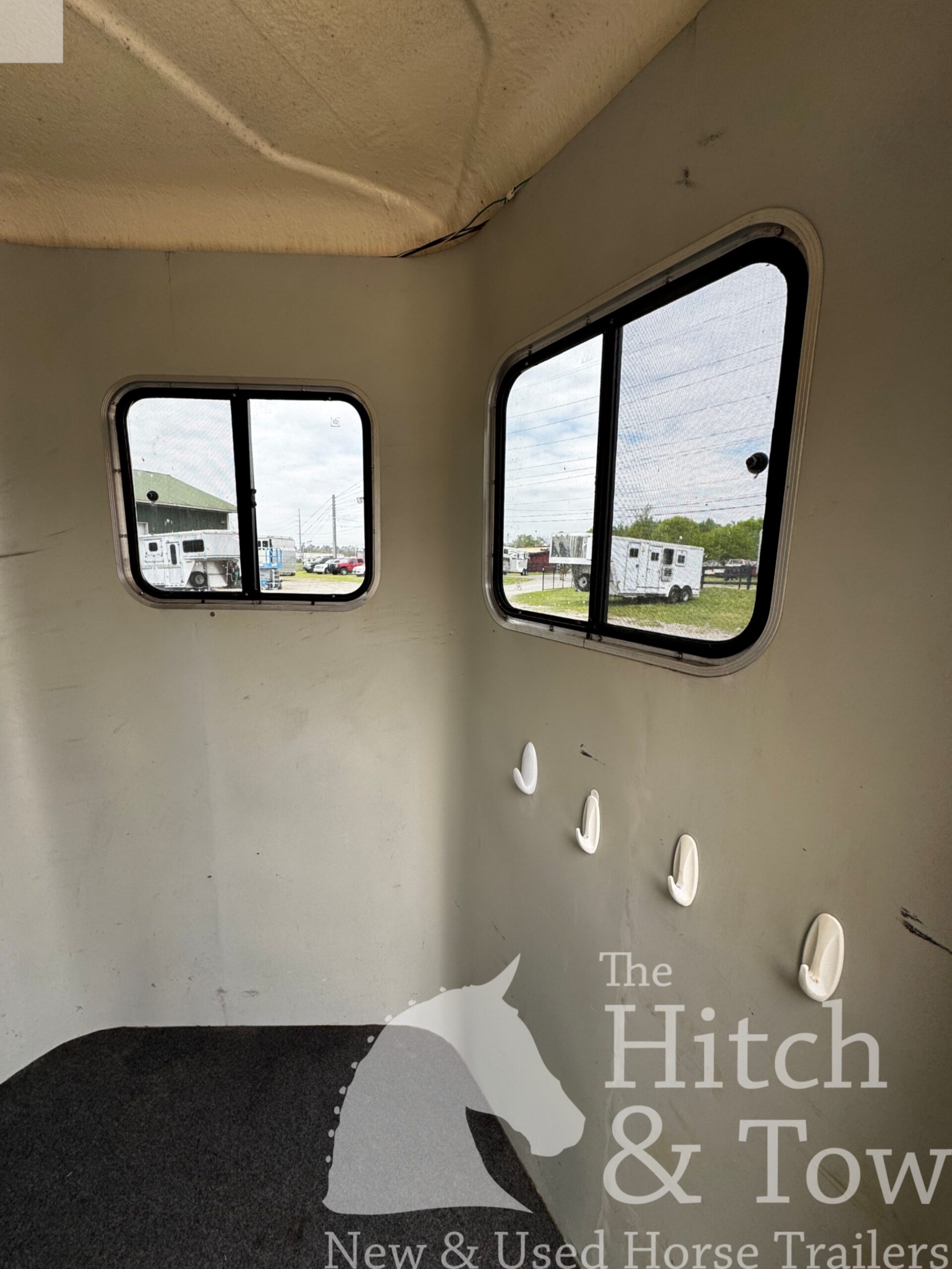 1999 HAWK 2 HORSE BUMPER PULL W/ MANGERS $7,900